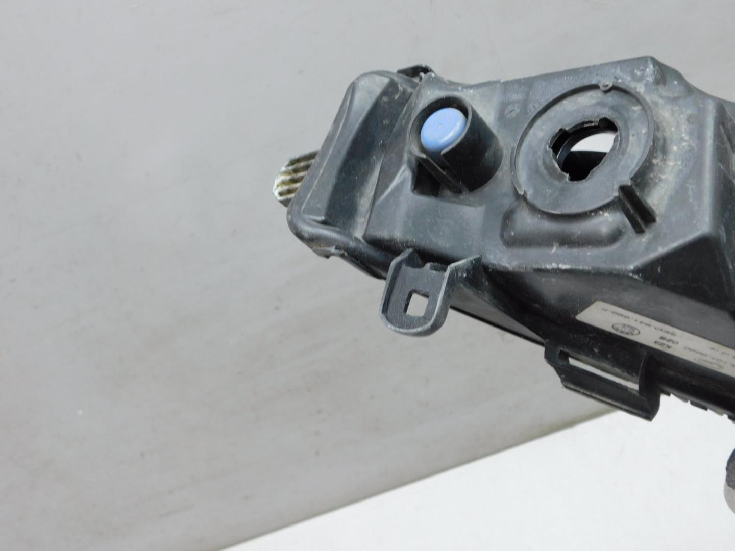 Фара противотуманная левая