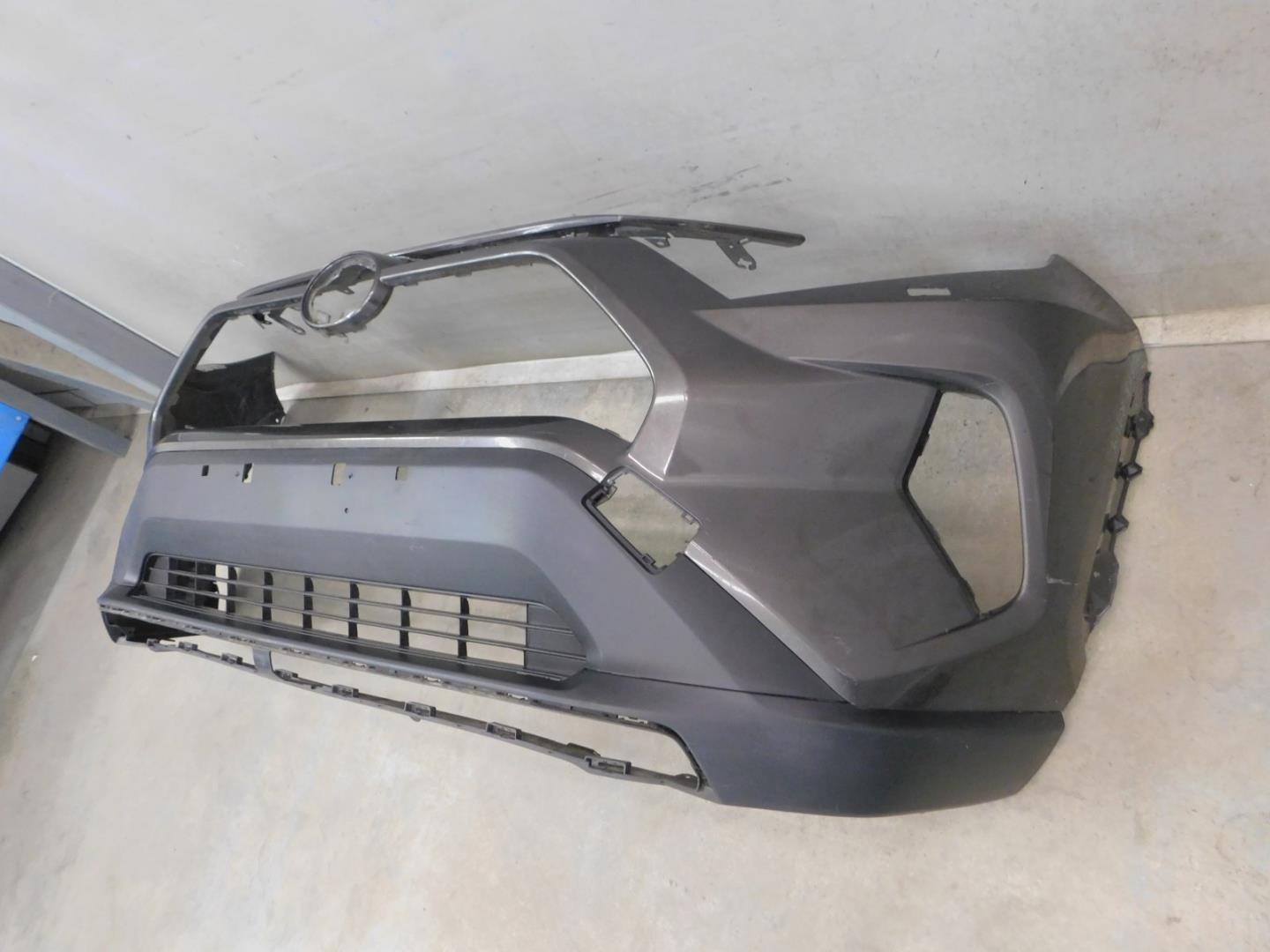 Бампер передний