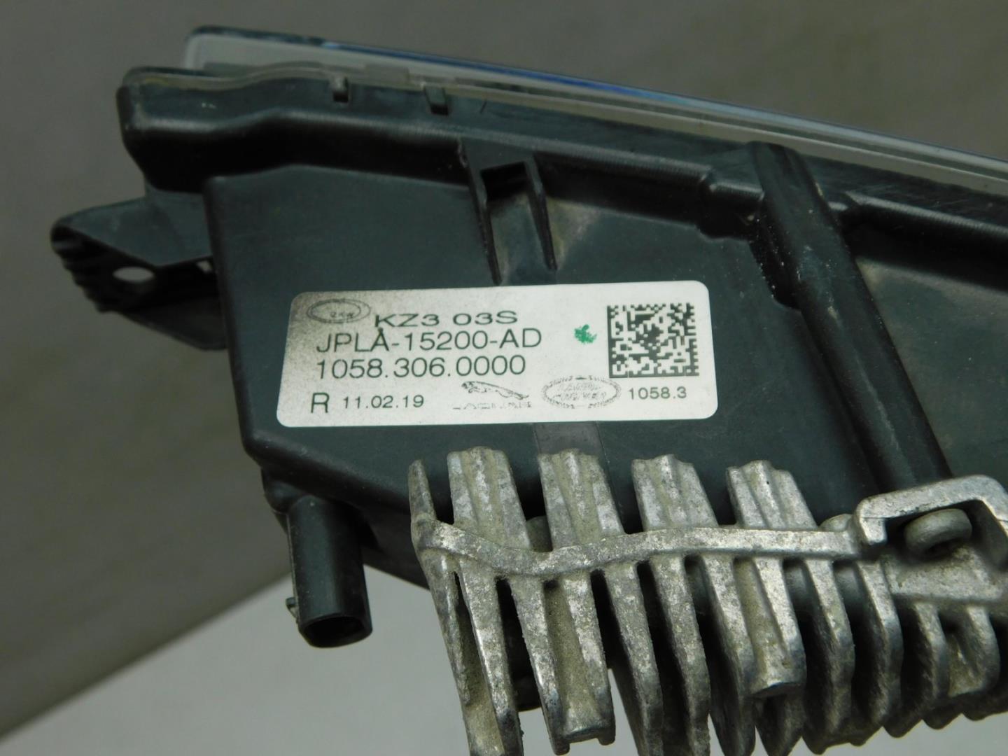 Фара противотуманная правая