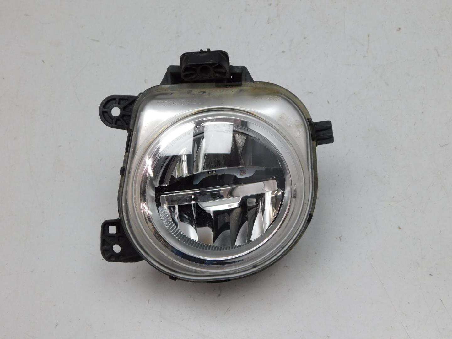 Фара противотуманная левая