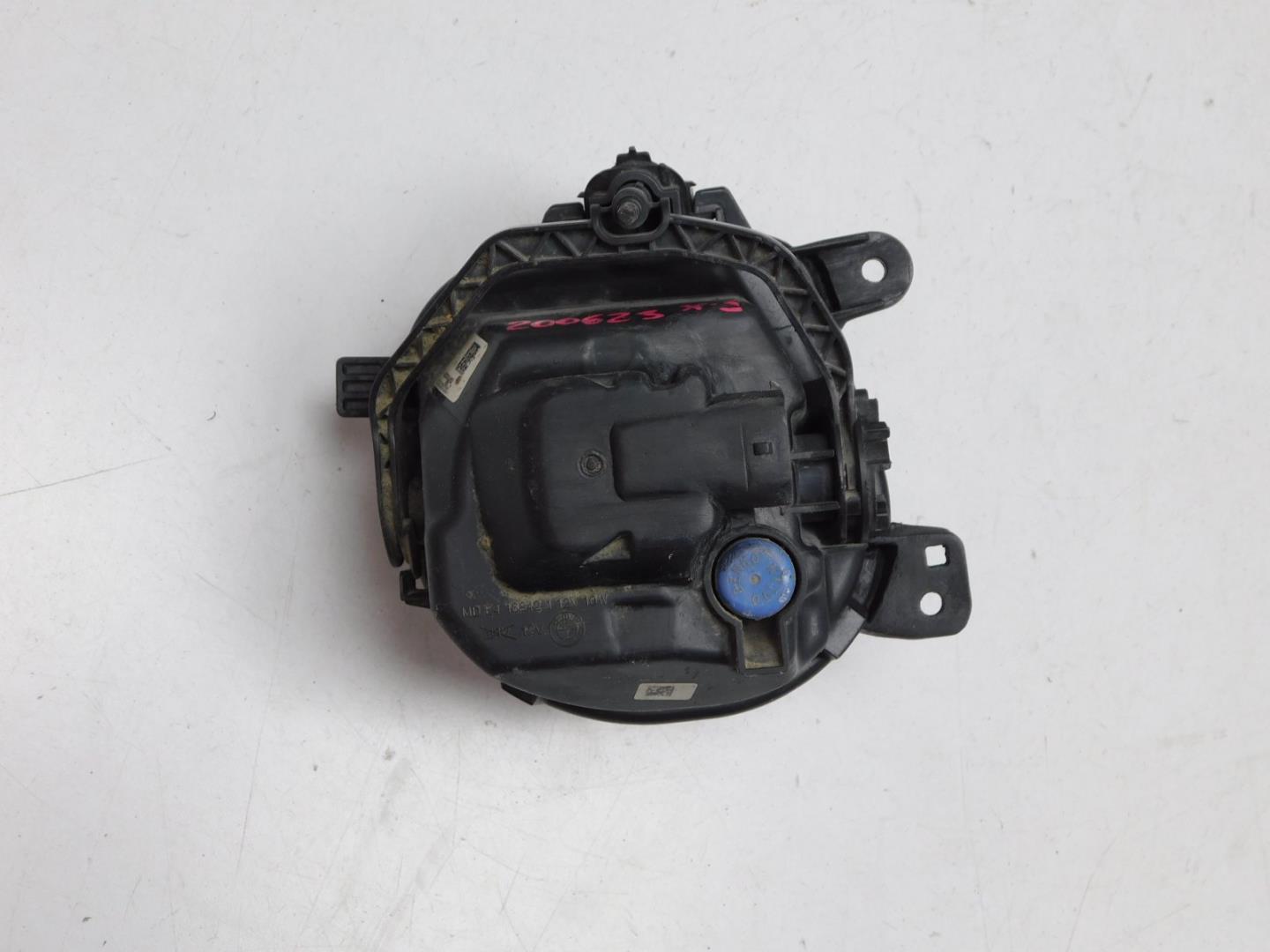 Фара противотуманная левая