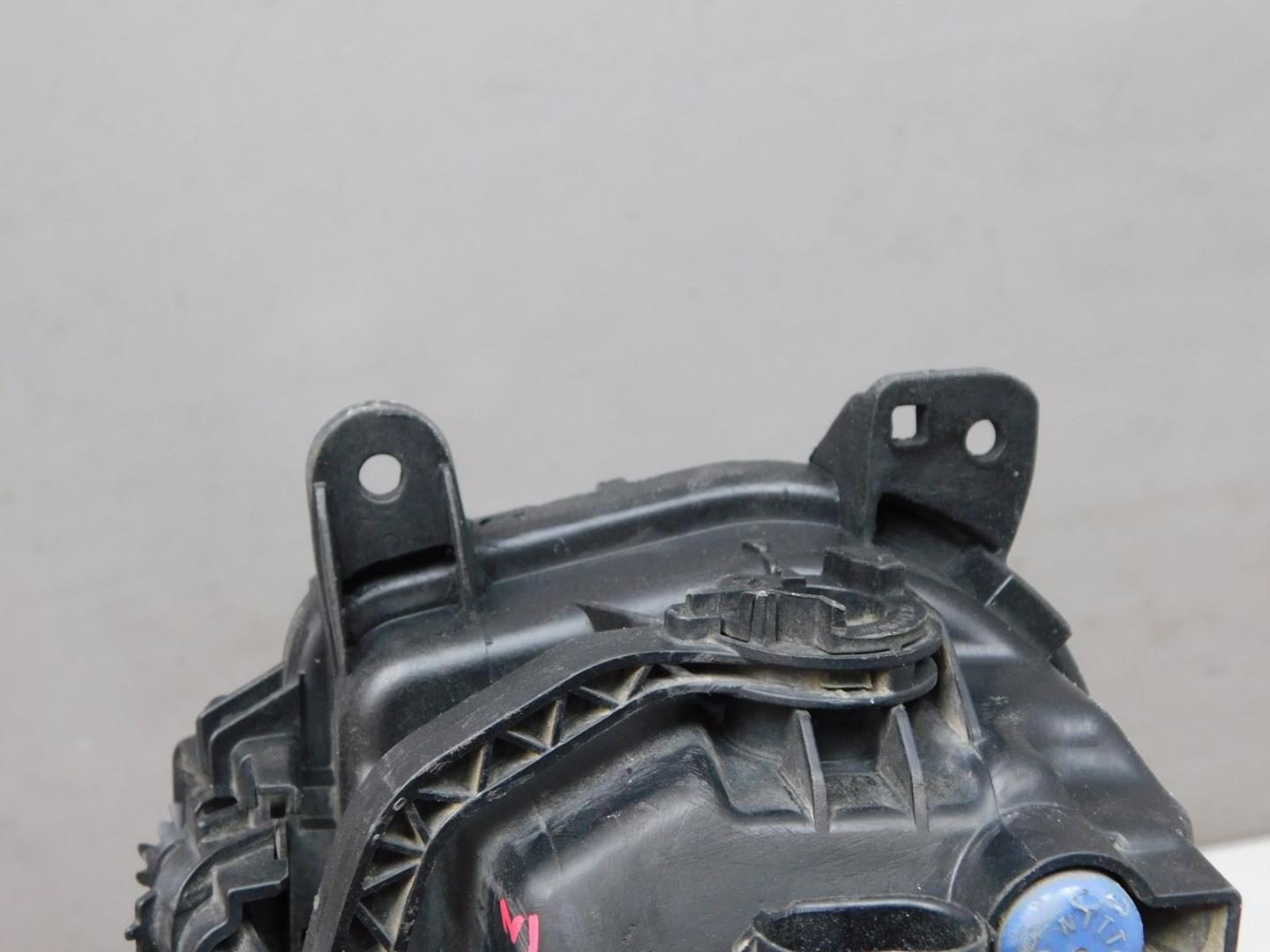 Фара противотуманная левая