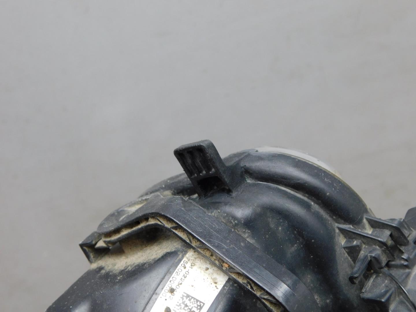 Фара противотуманная левая