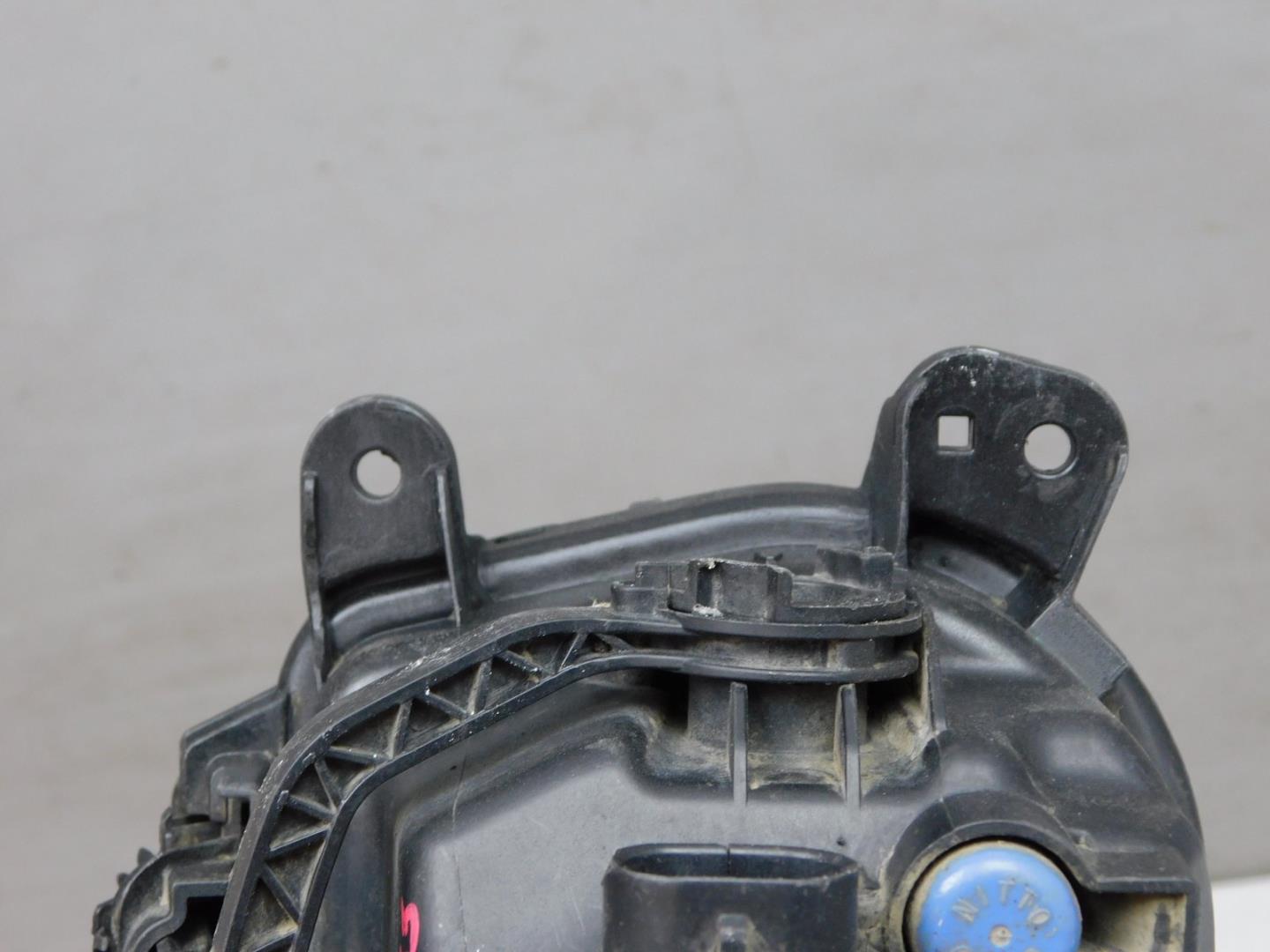 Фара противотуманная левая