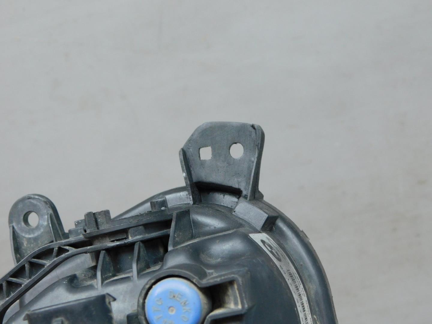 Фара противотуманная левая