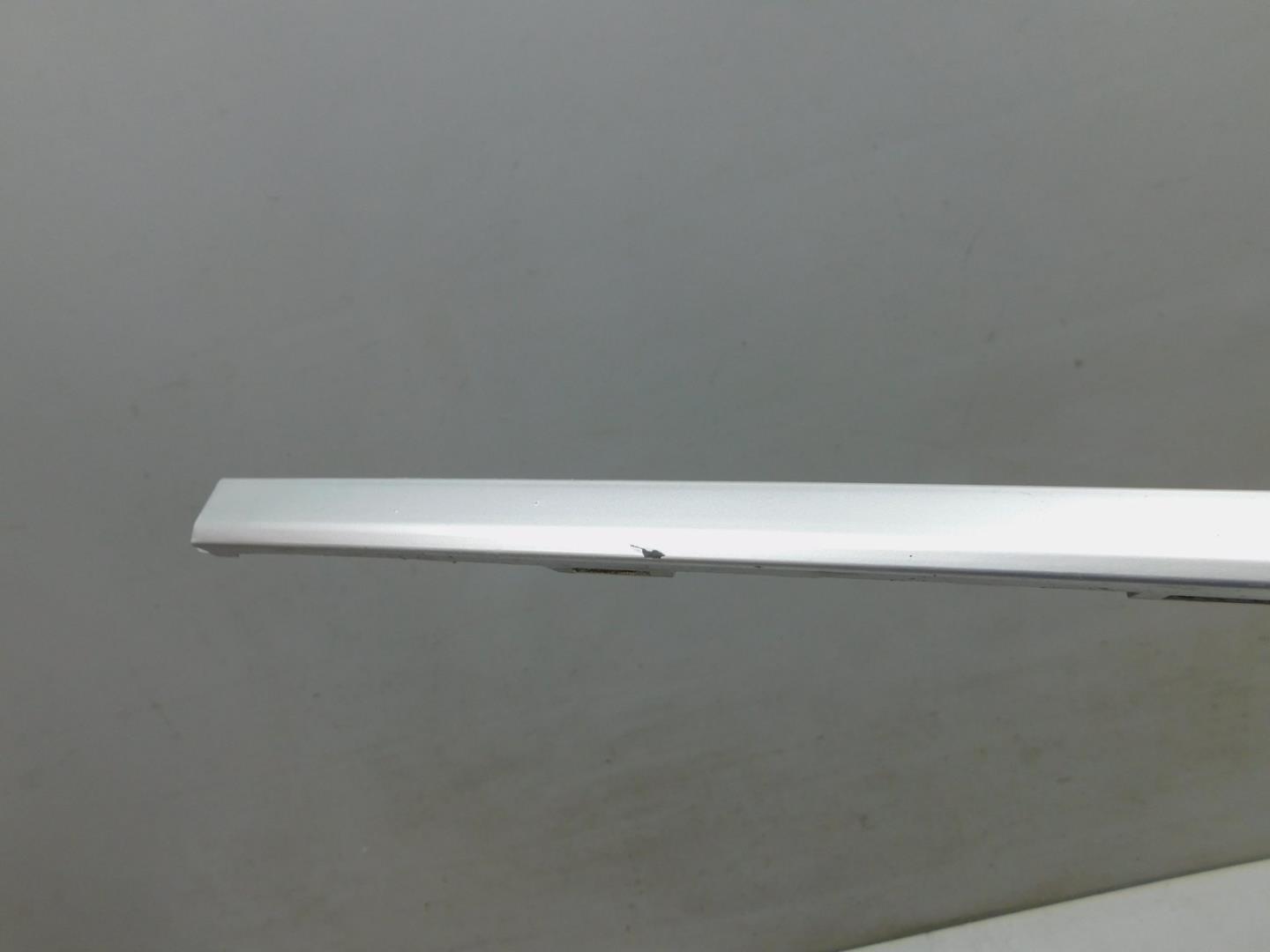 Молдинг заднего бампера