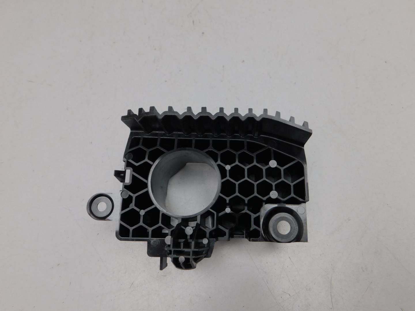 Кронштейн заднего бампера