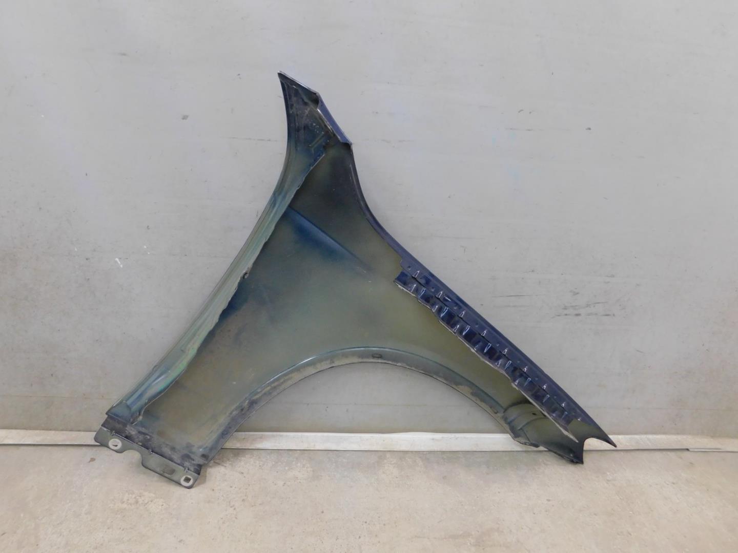 Крыло переднее левое