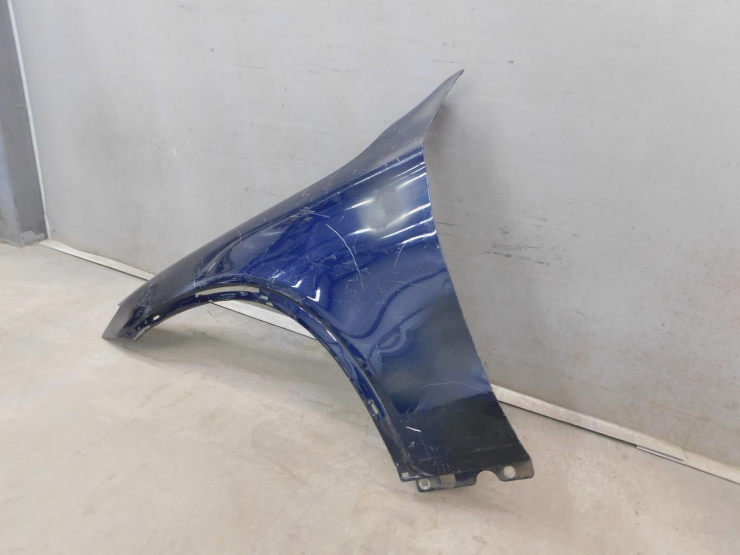 Крыло переднее левое