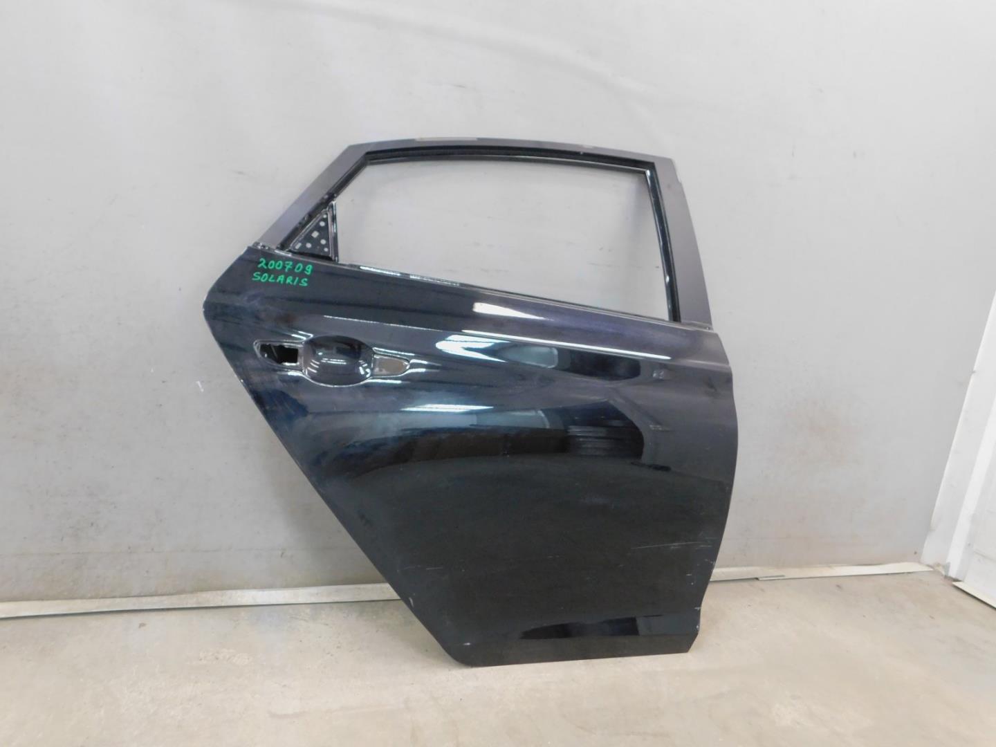 Дверь задняя правая