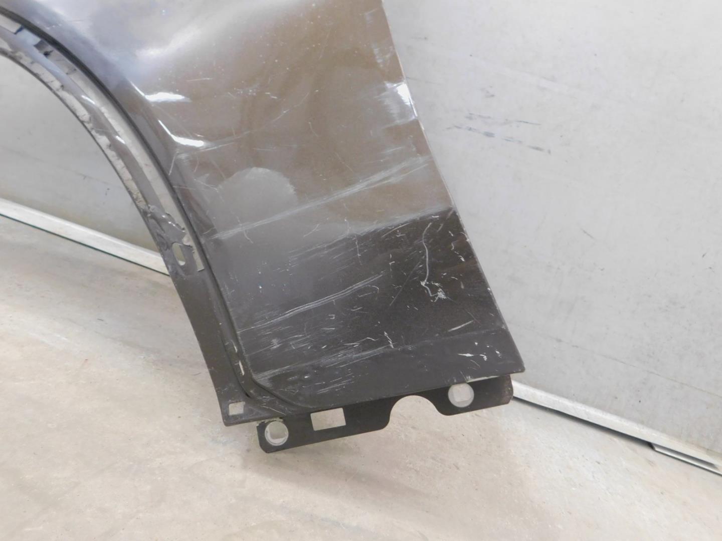 Крыло переднее левое