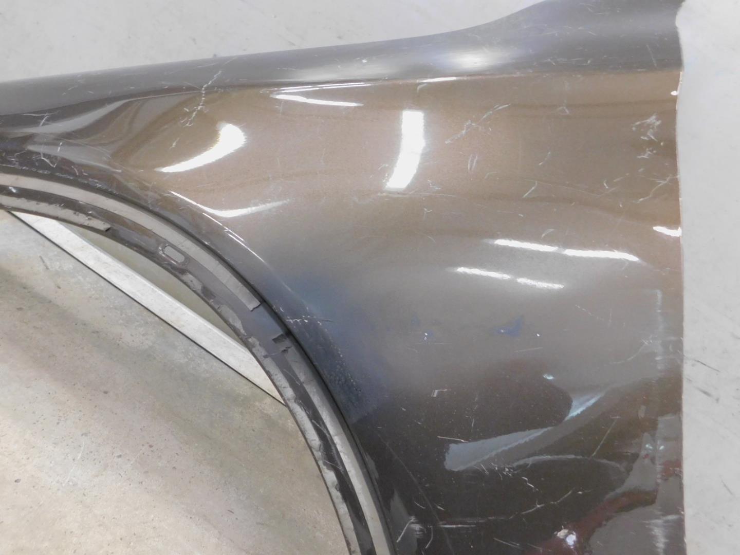 Крыло переднее левое