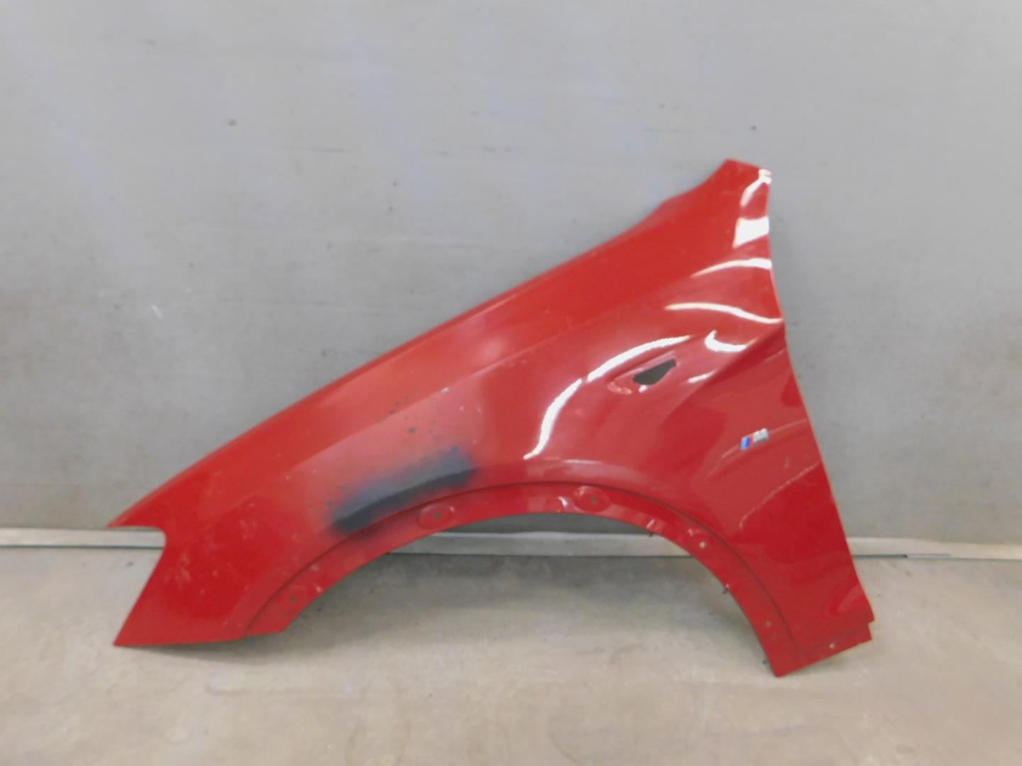 Крыло переднее левое