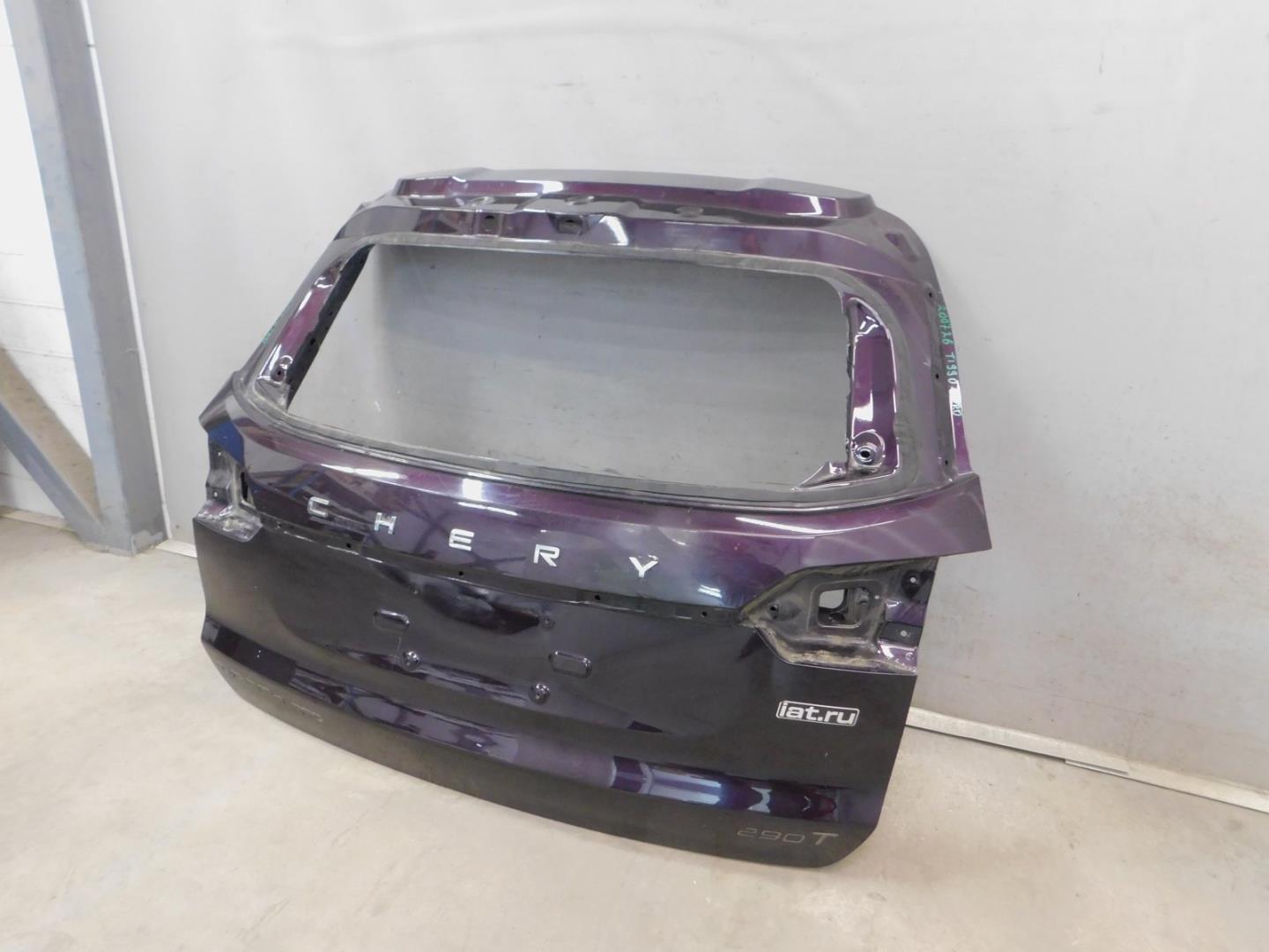 Дверь багажника