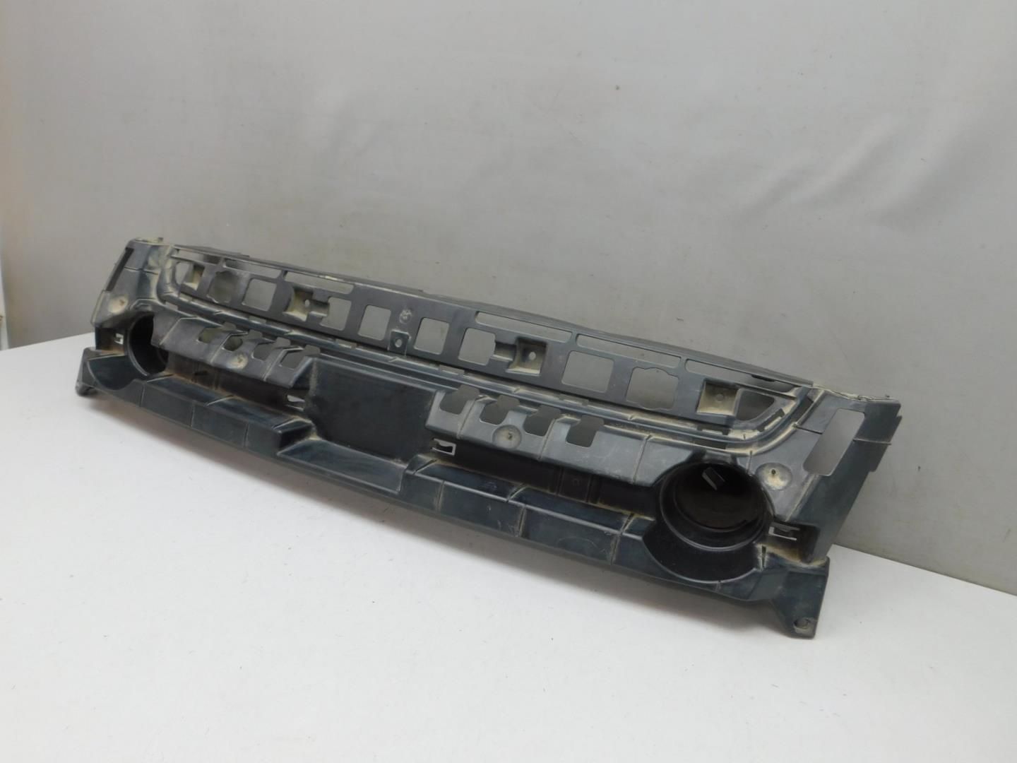 Усилитель переднего бампера