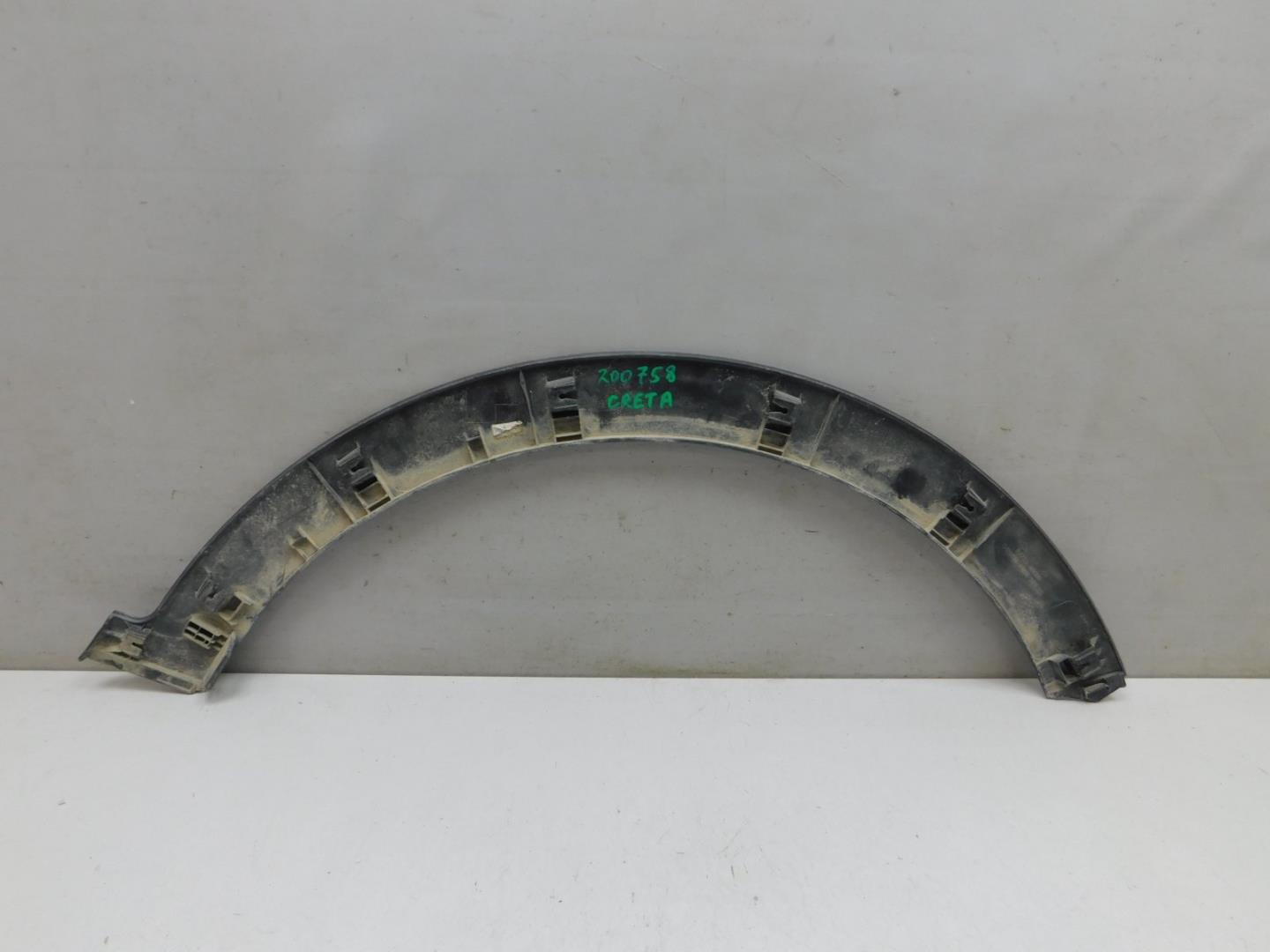 Накладка переднего крыла левого