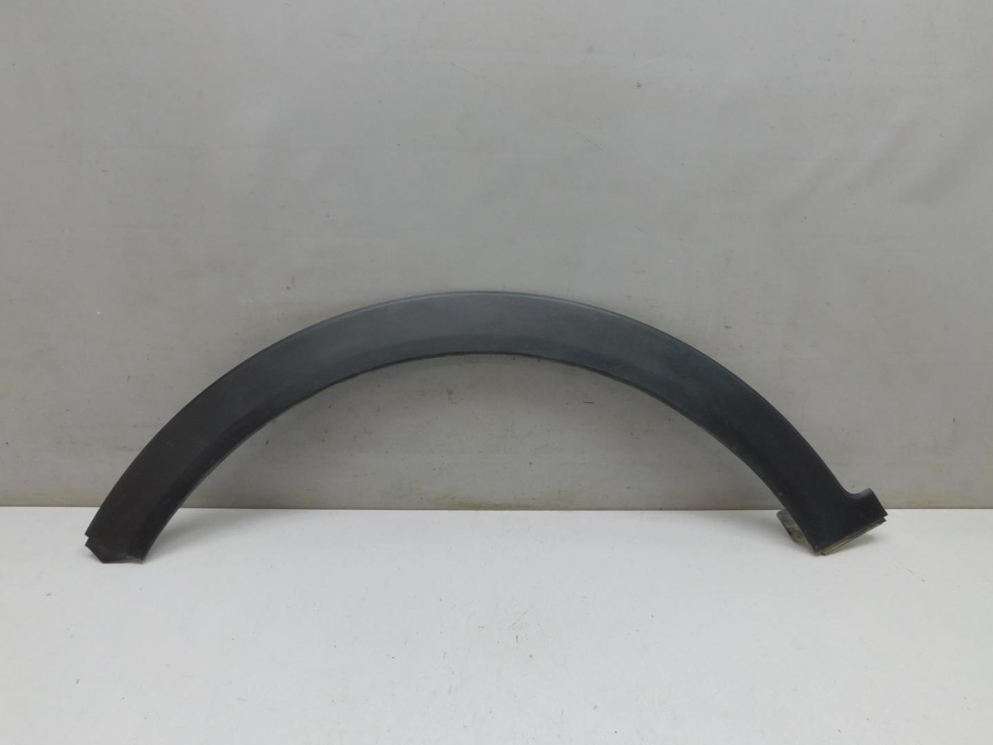 Накладка переднего крыла левого