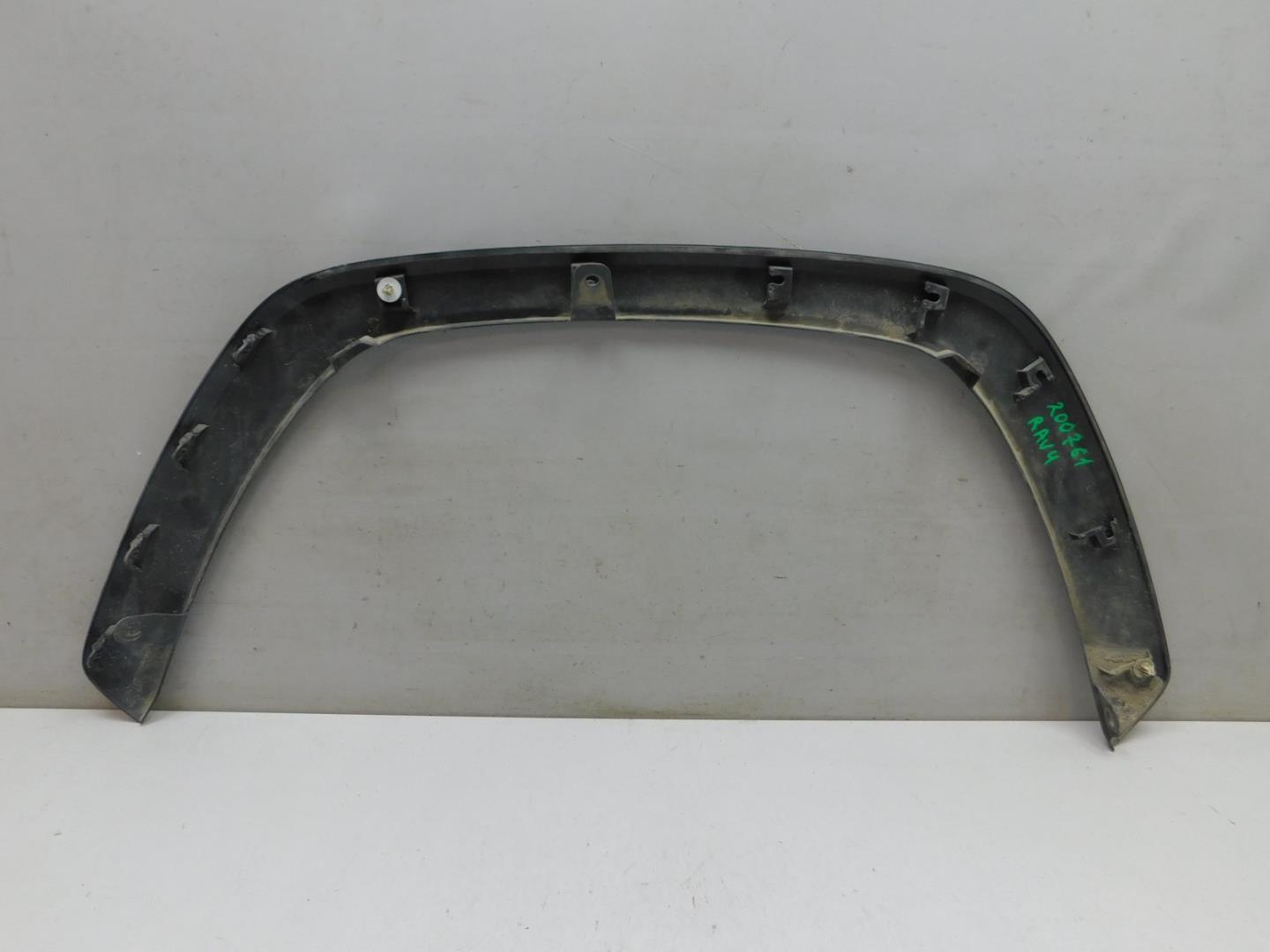 Накладка переднего крыла правого