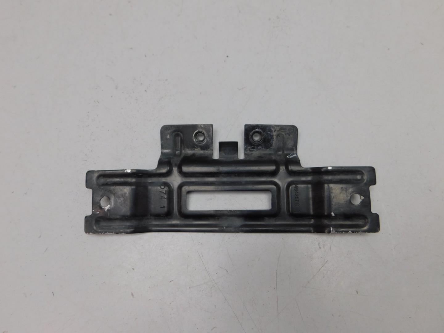 Кронштейн усилителя переднего бампера