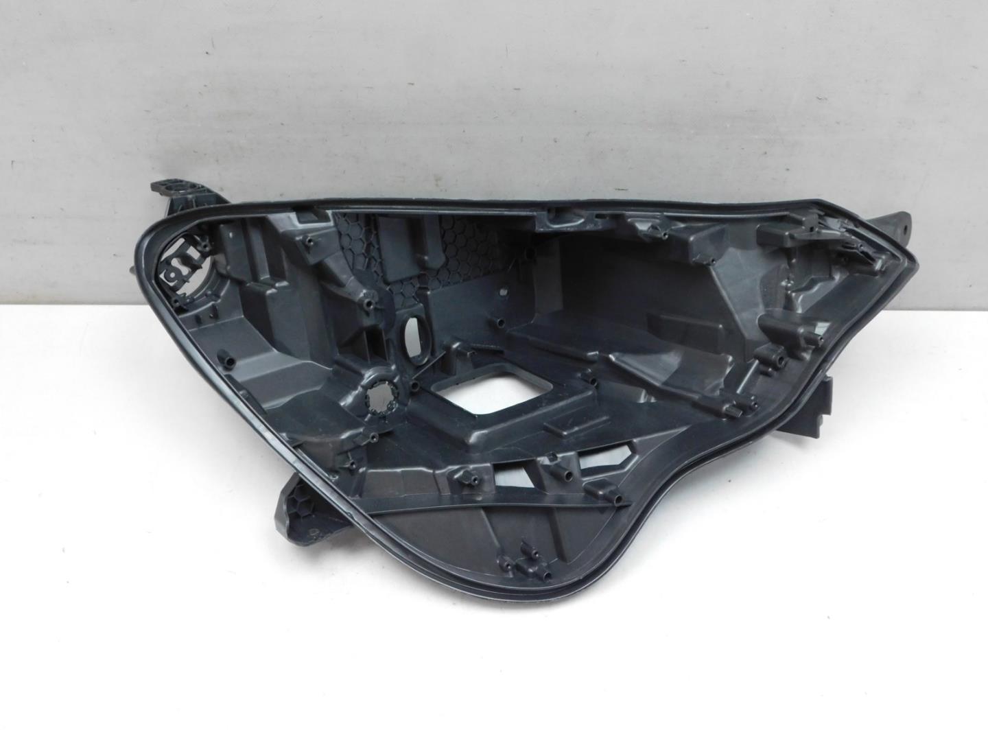 Корпус фары правой