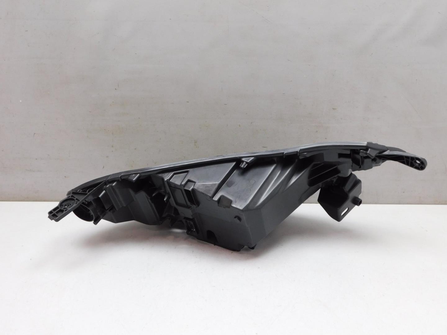 Корпус фары левой