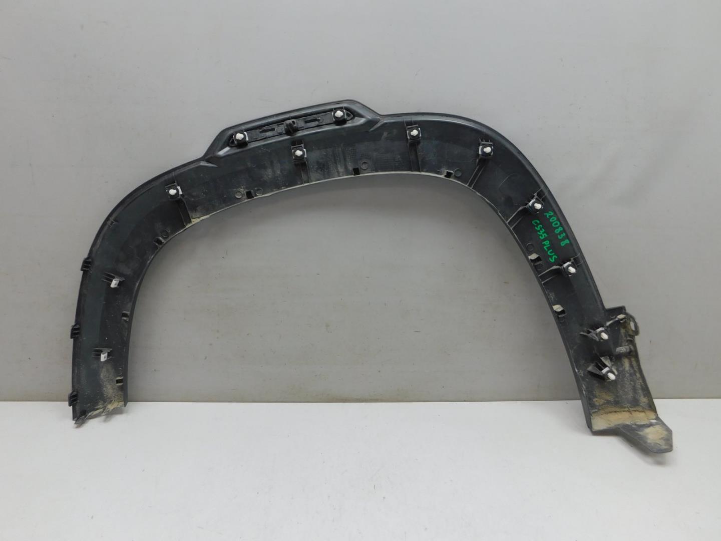 Накладка переднего крыла правого