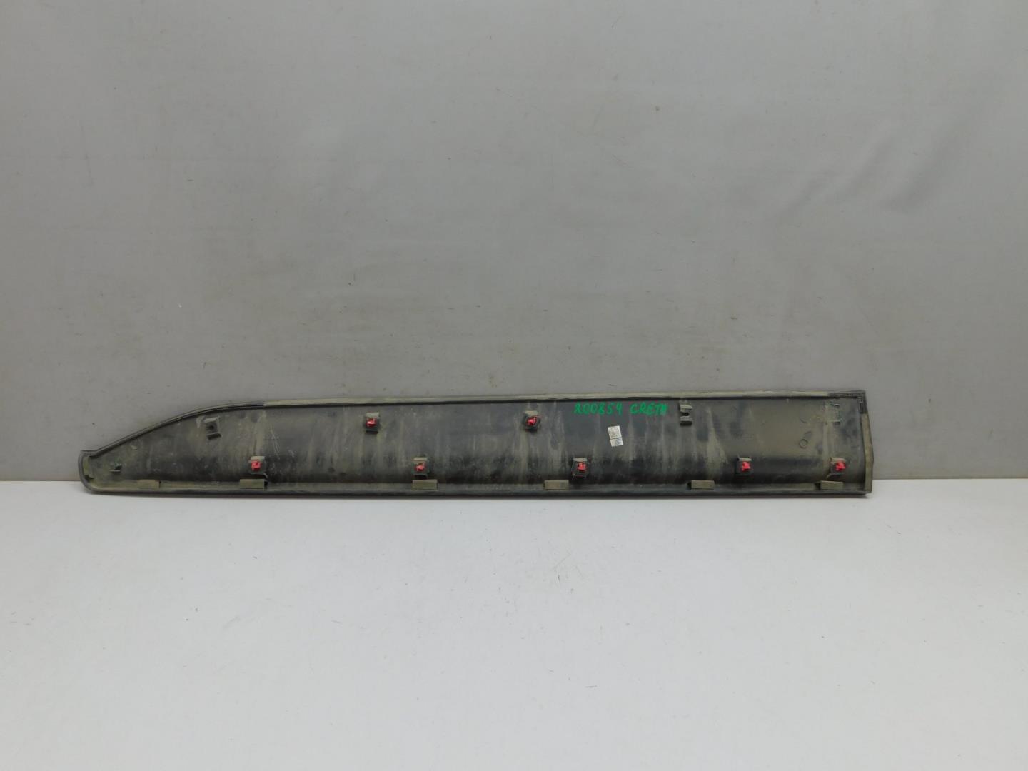 Накладка двери передней правой