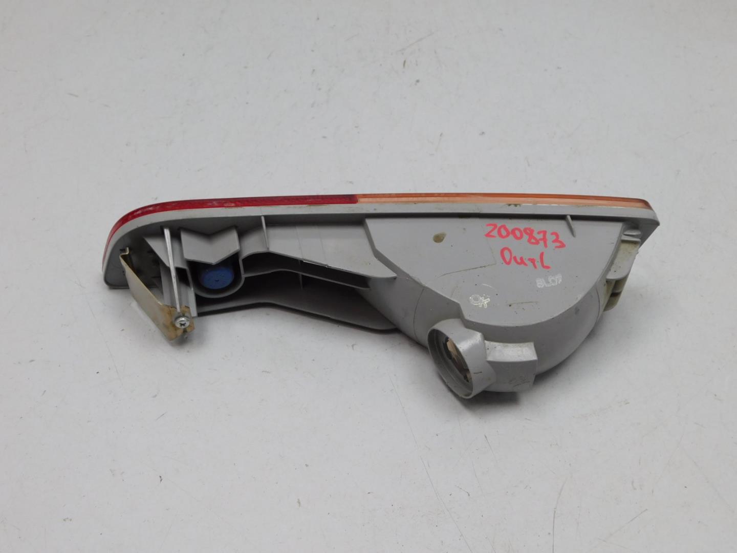 Фонарь задний в бампер правый