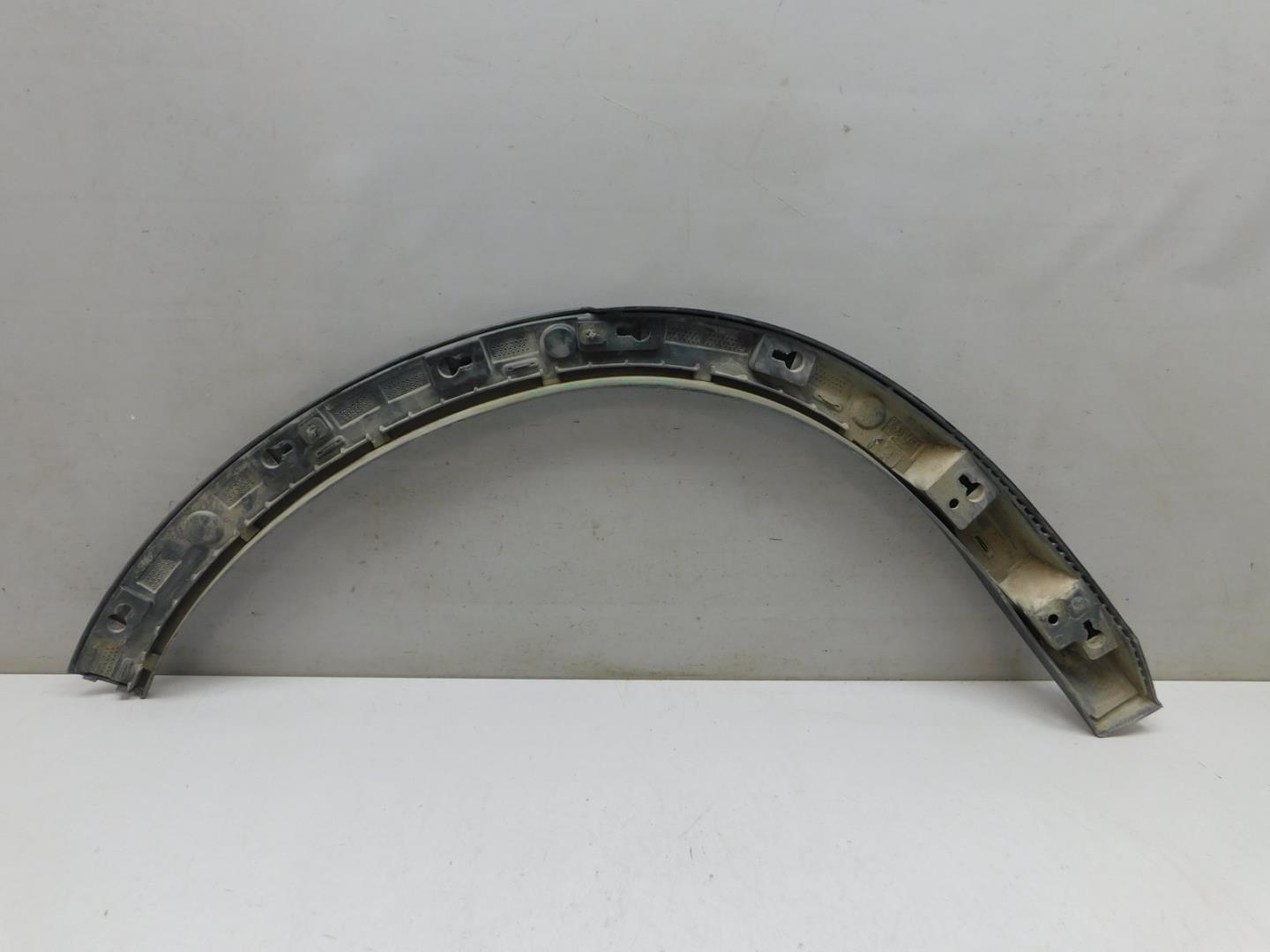 Накладка заднего крыла левого