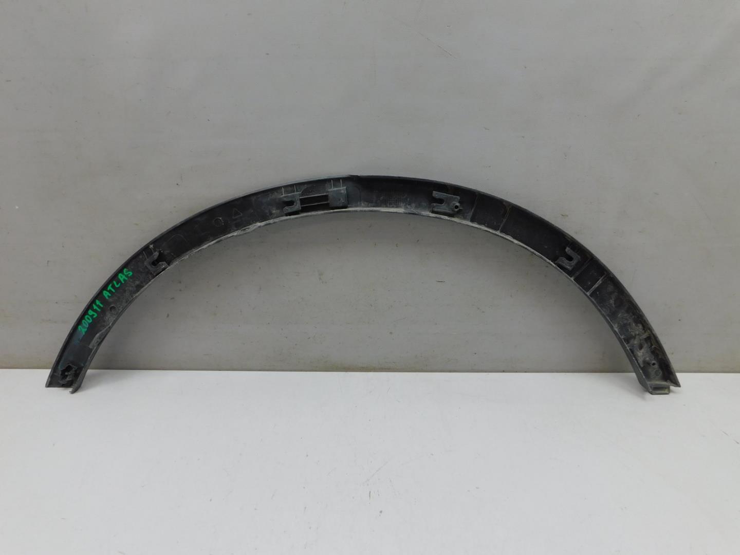 Накладка заднего крыла левого