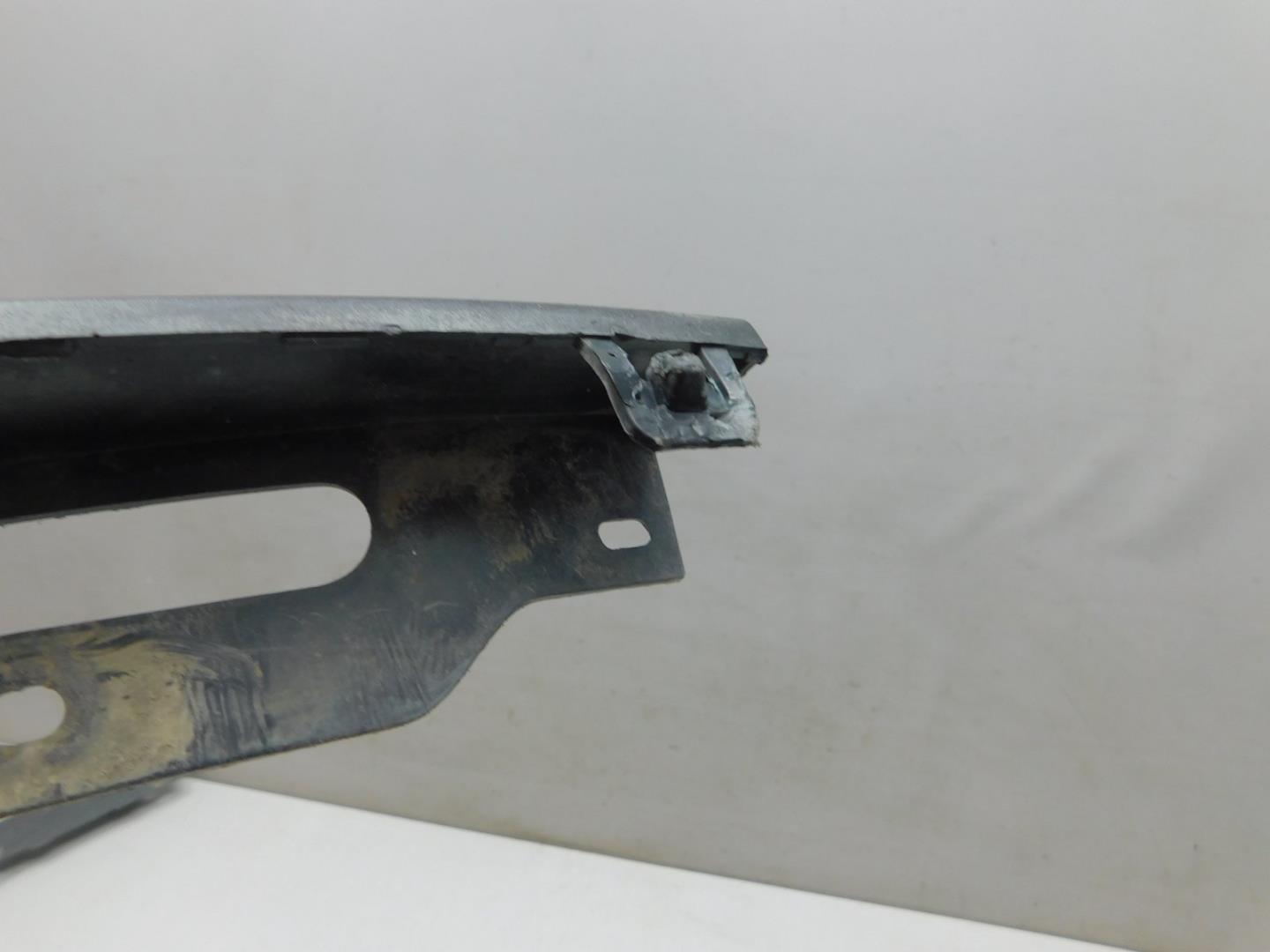 Накладка переднего крыла левого