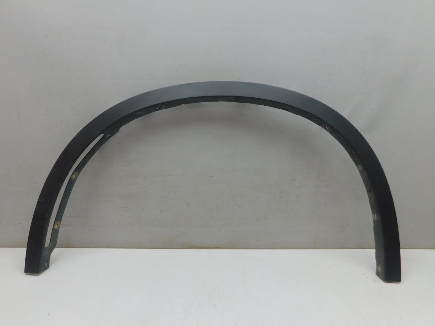 Накладка переднего крыла левого