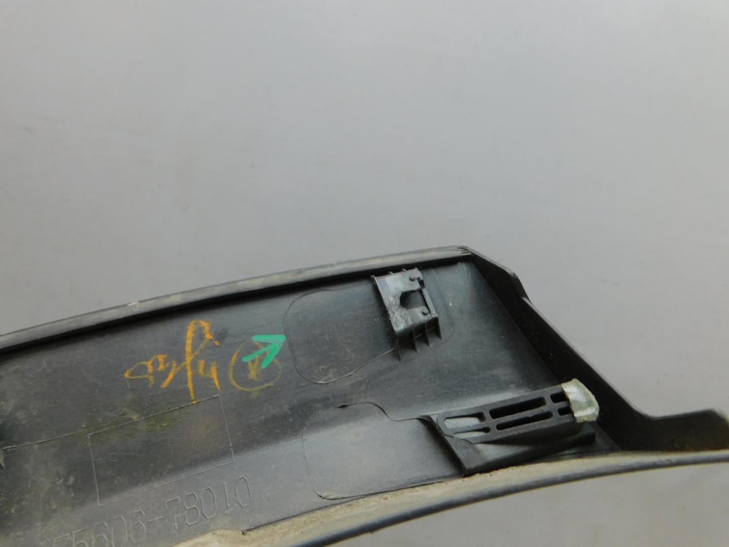 Накладка заднего крыла левого