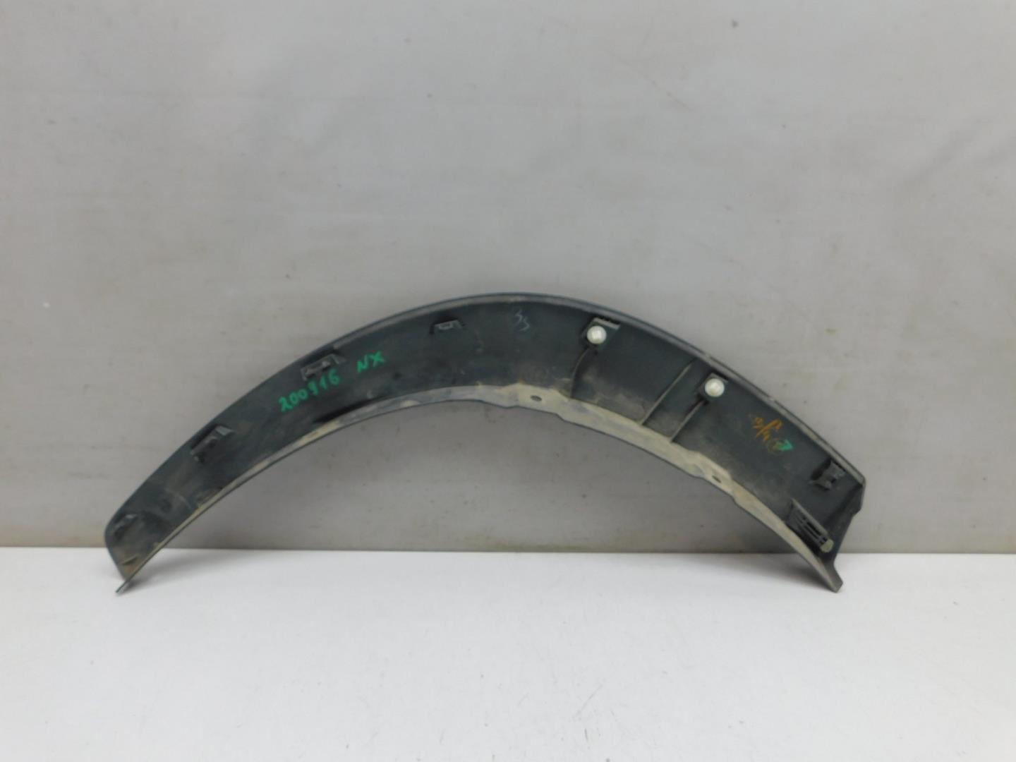 Накладка заднего крыла левого