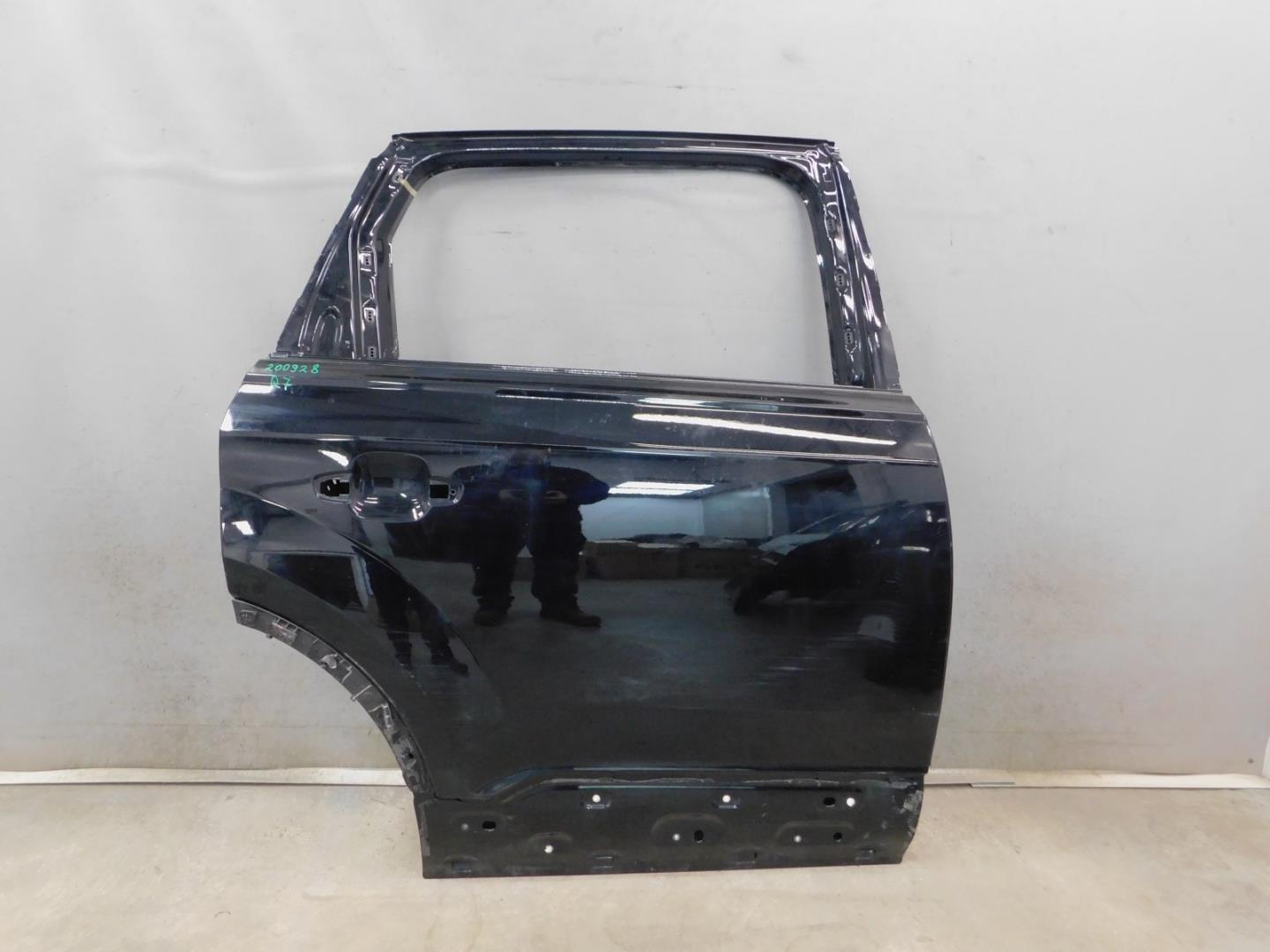 Дверь задняя правая