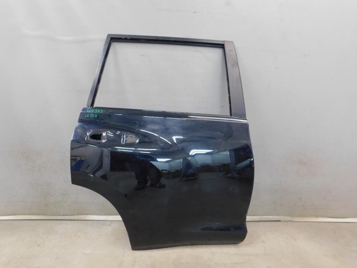 Дверь задняя правая