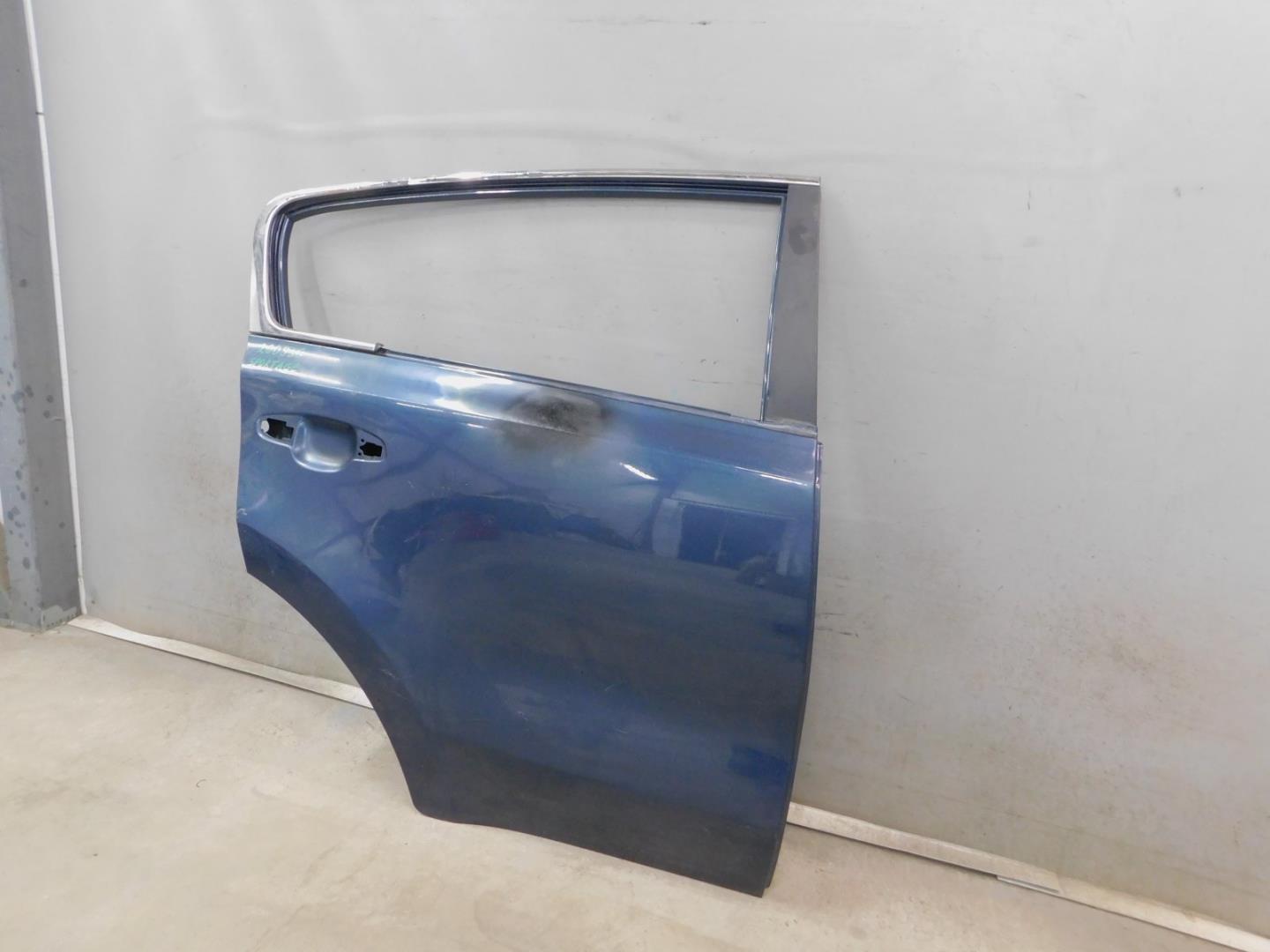 Дверь задняя правая