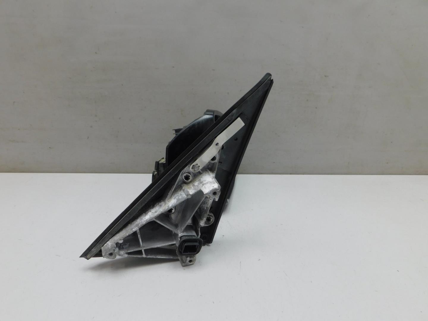 Зеркало правое электрическое