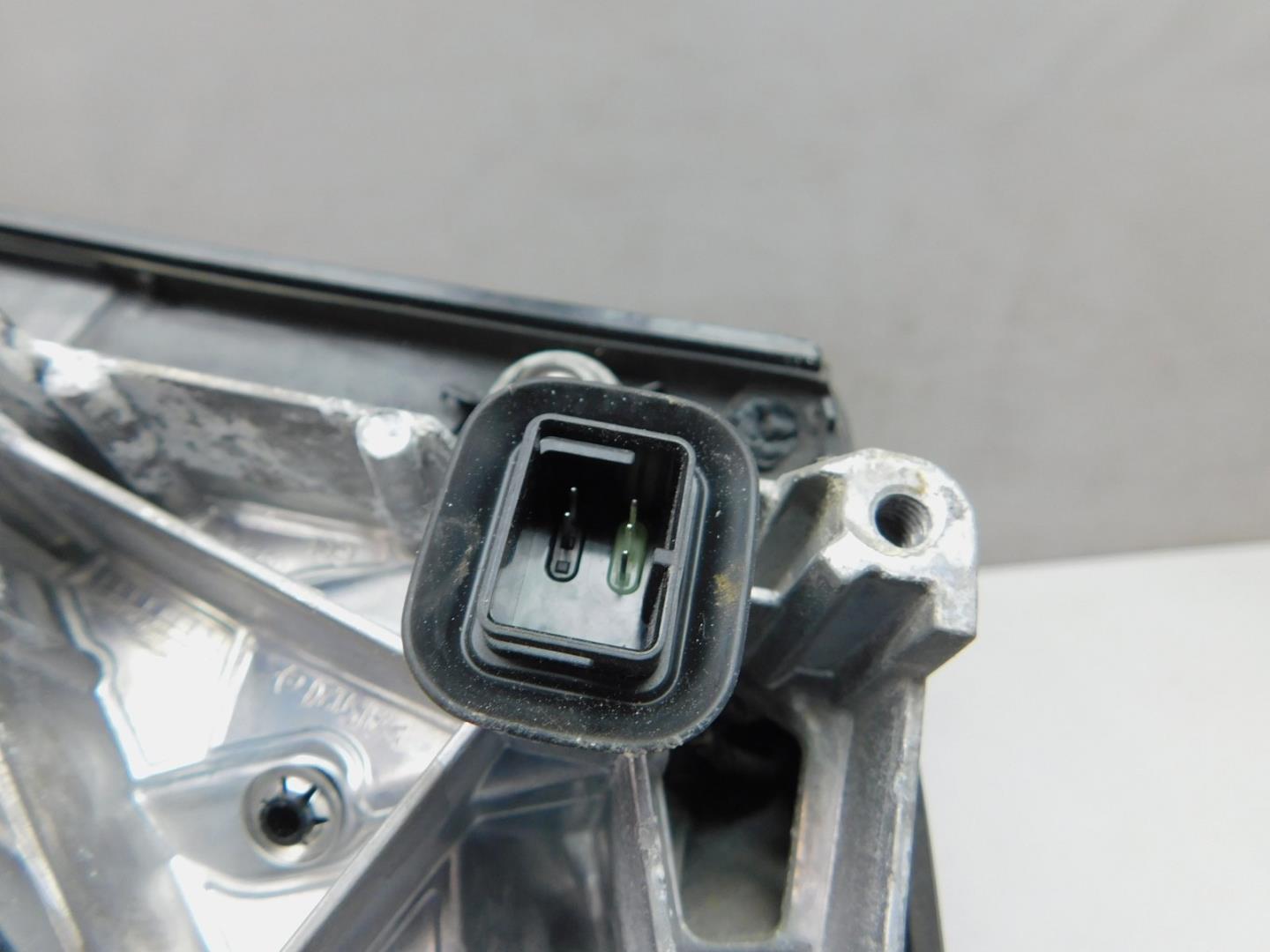 Зеркало правое электрическое