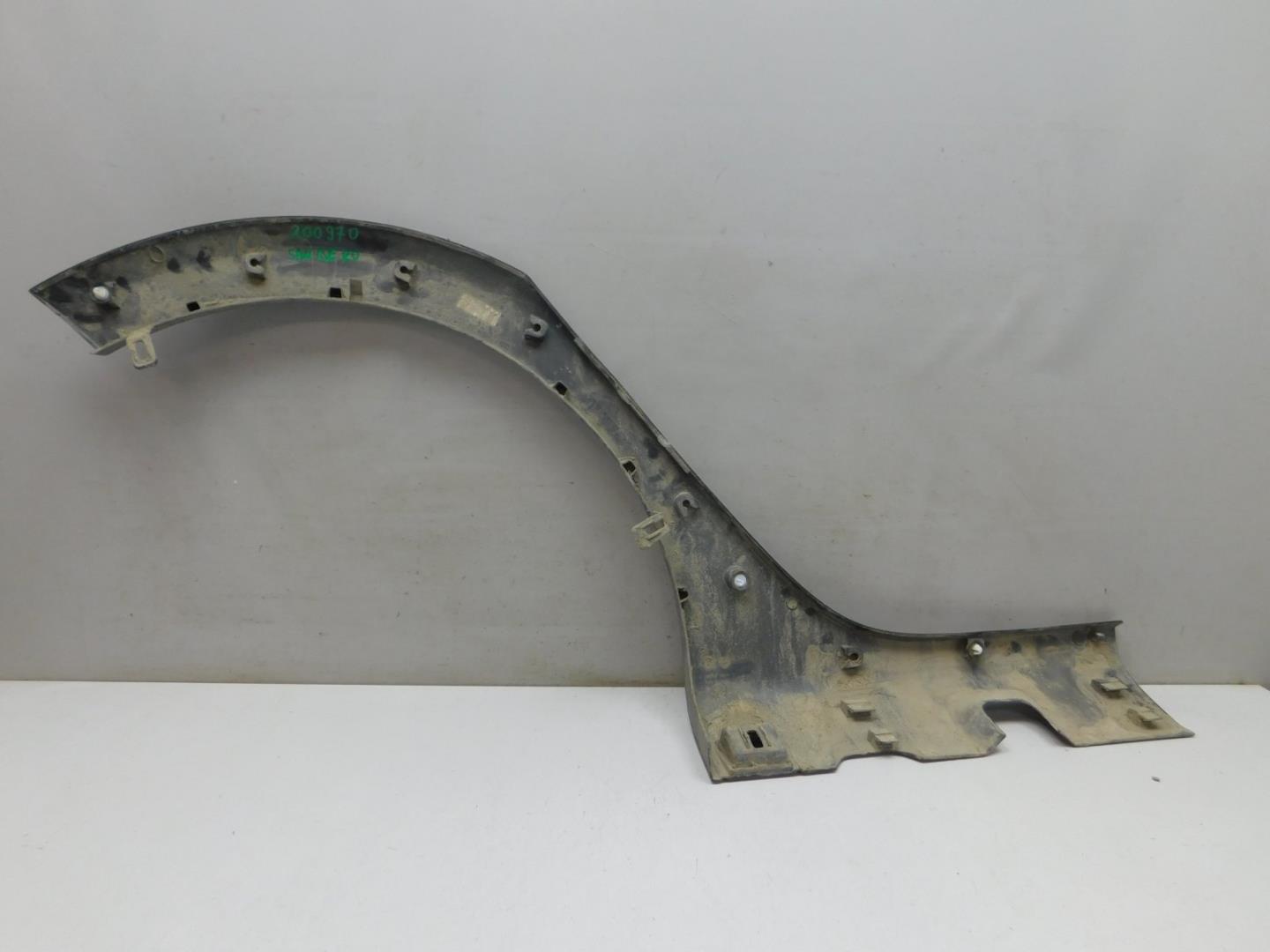 Накладка заднего крыла левого