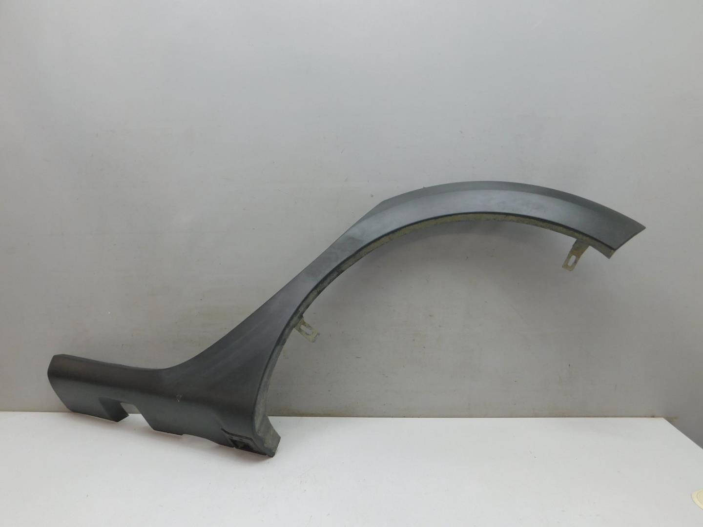 Накладка заднего крыла левого