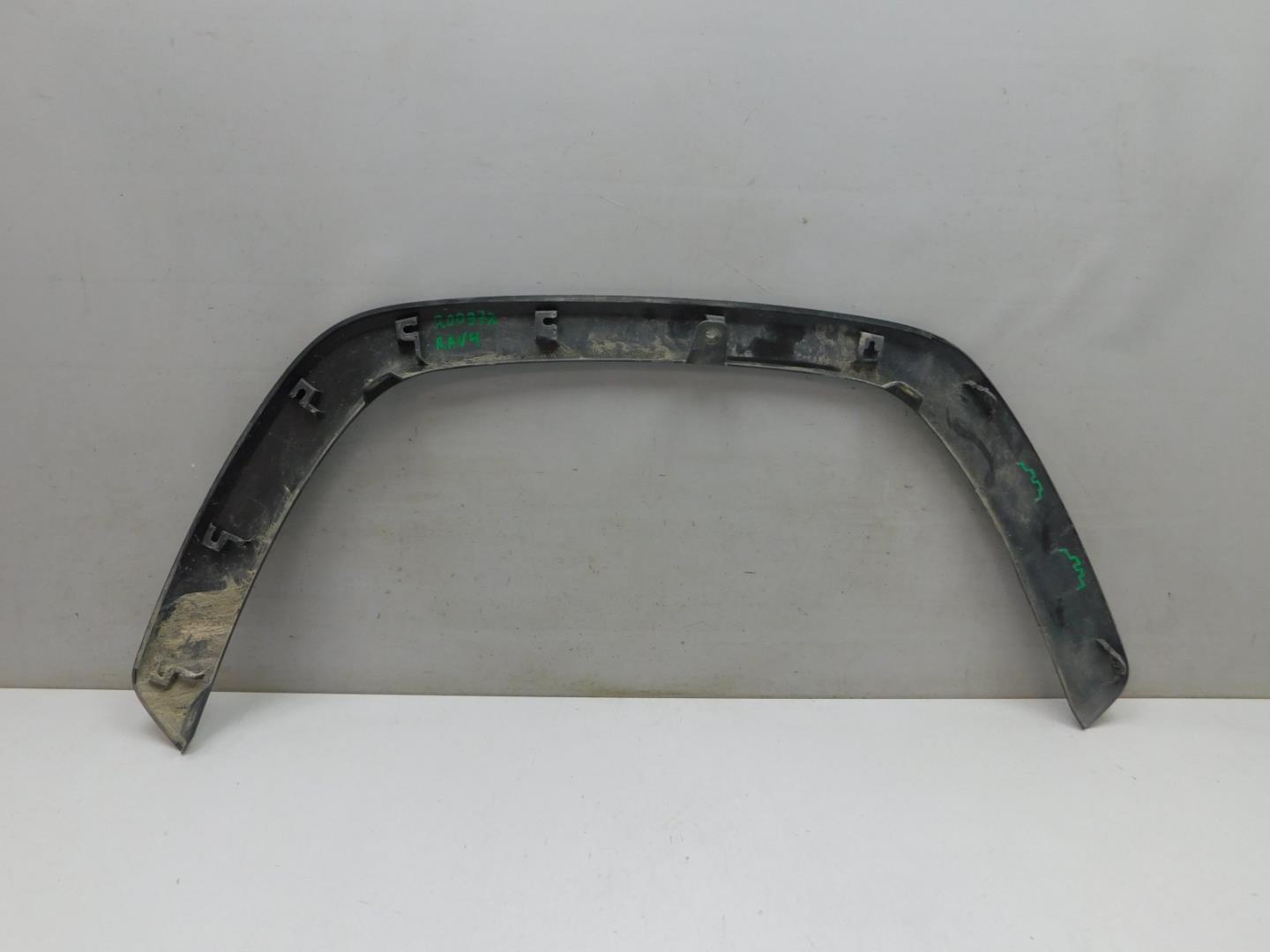 Накладка переднего крыла левого