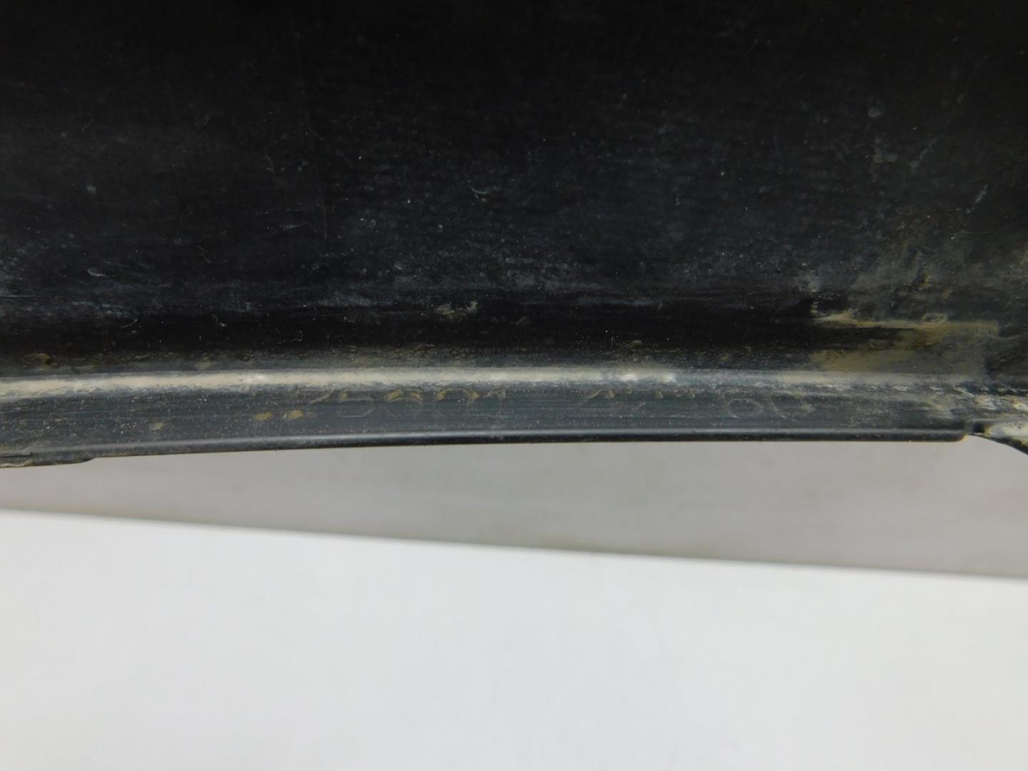 Накладка переднего крыла правого