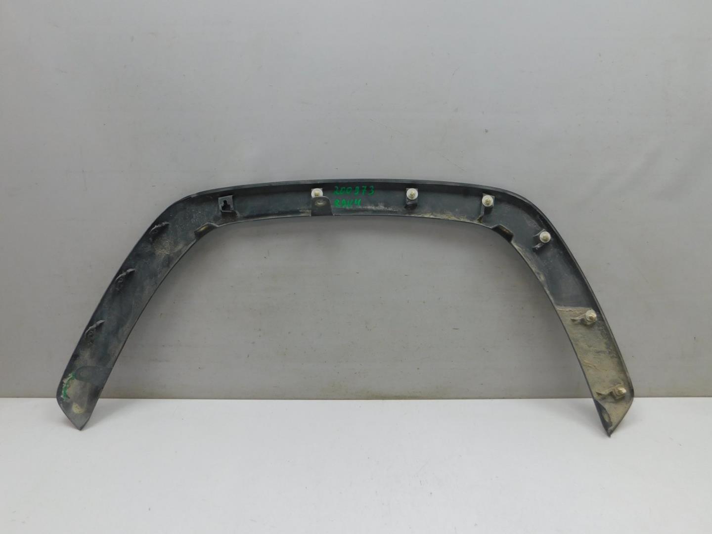 Накладка переднего крыла правого