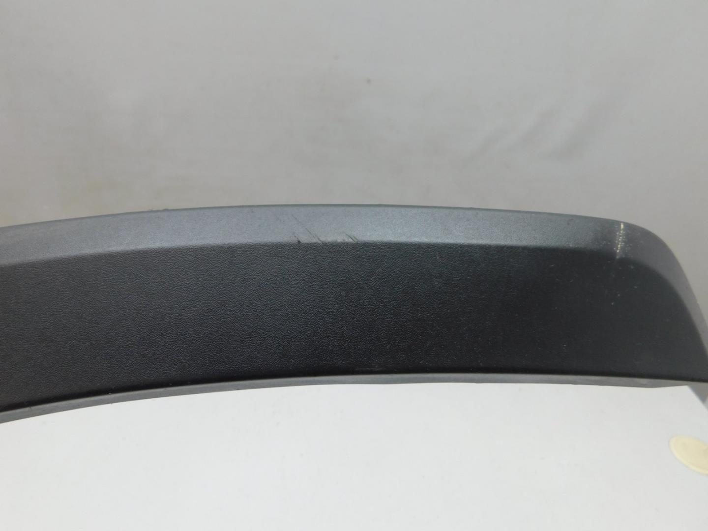 Накладка переднего крыла правого