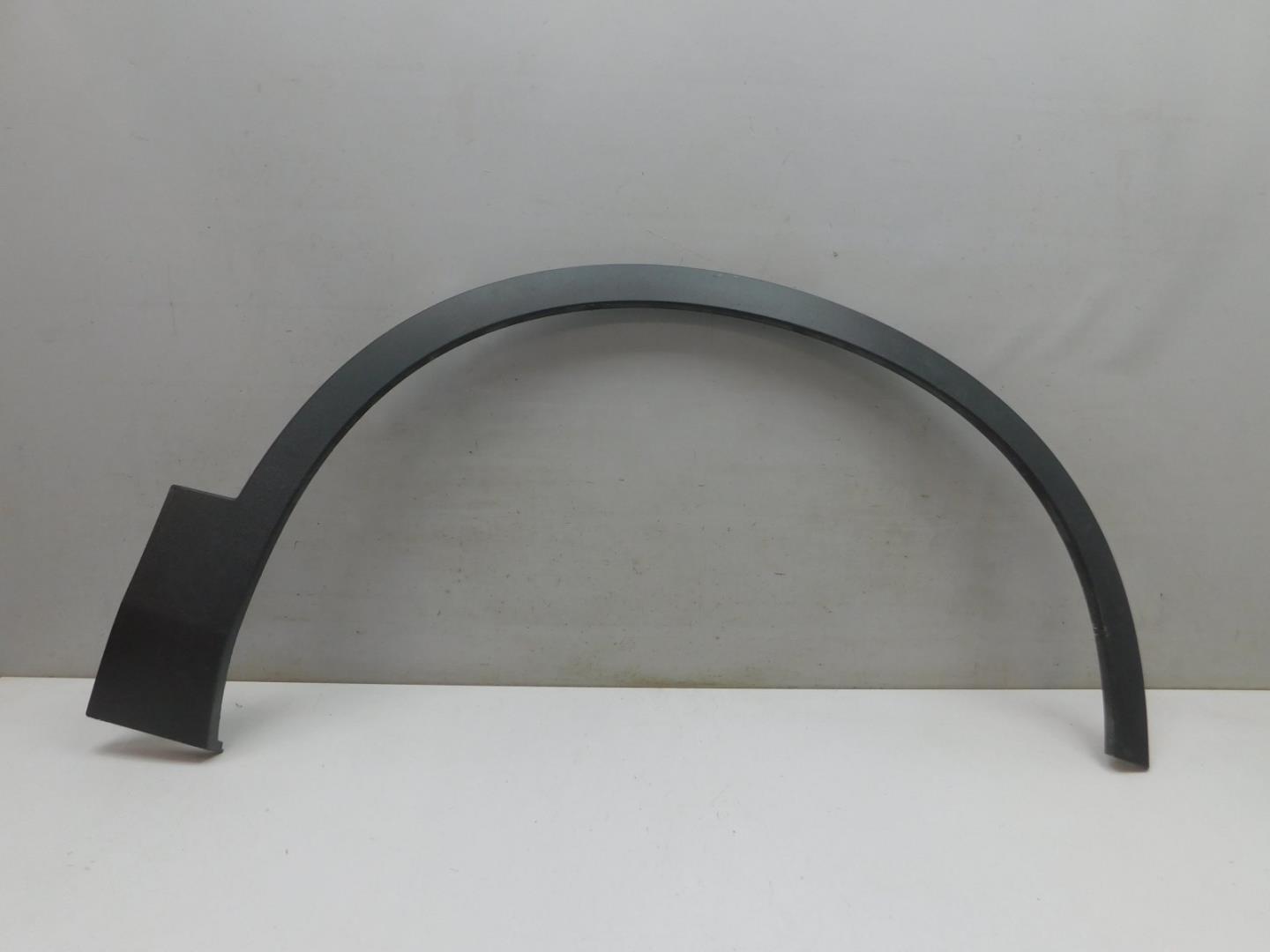 Накладка переднего крыла правого