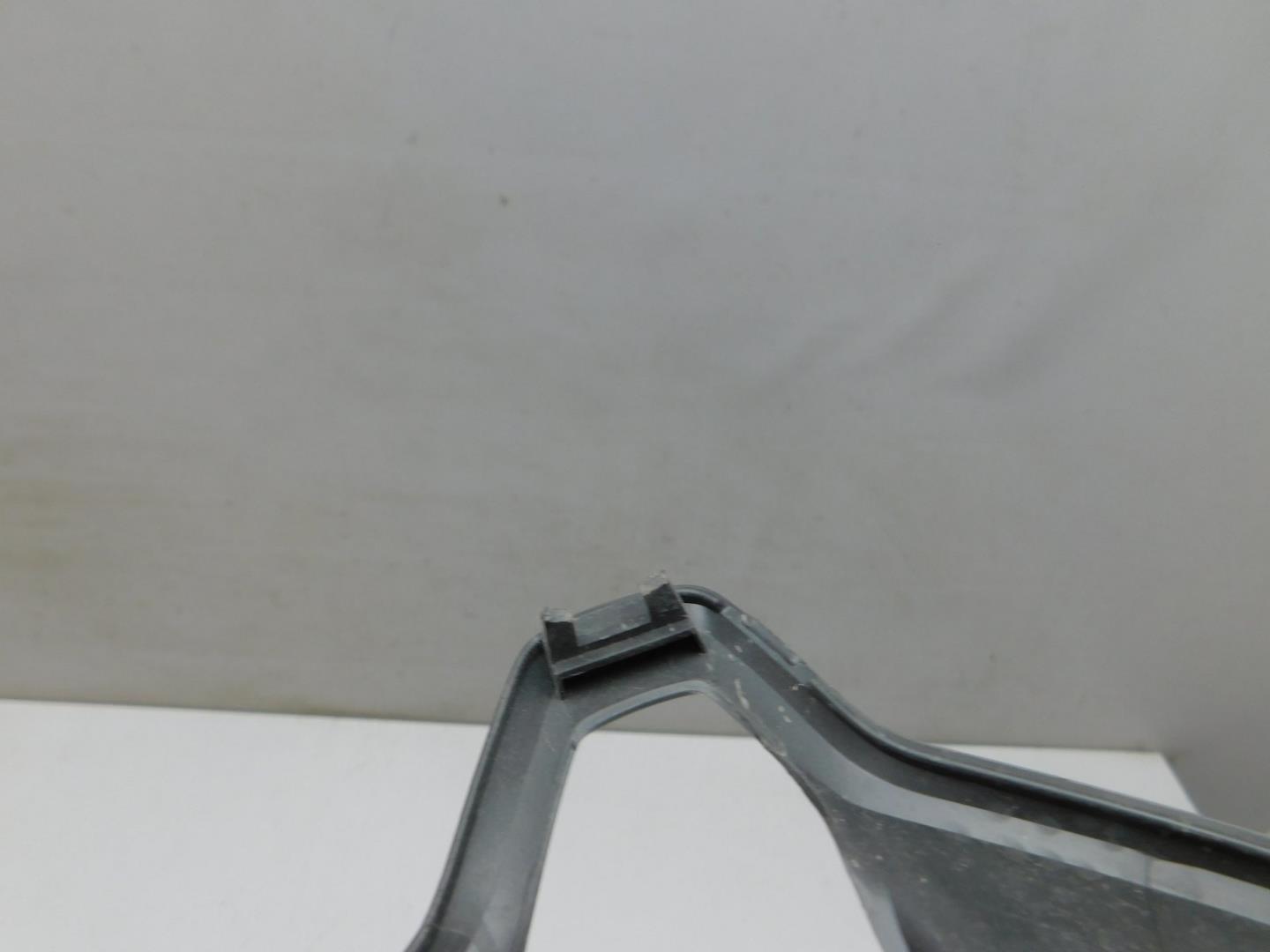 Решетка в бампер правая