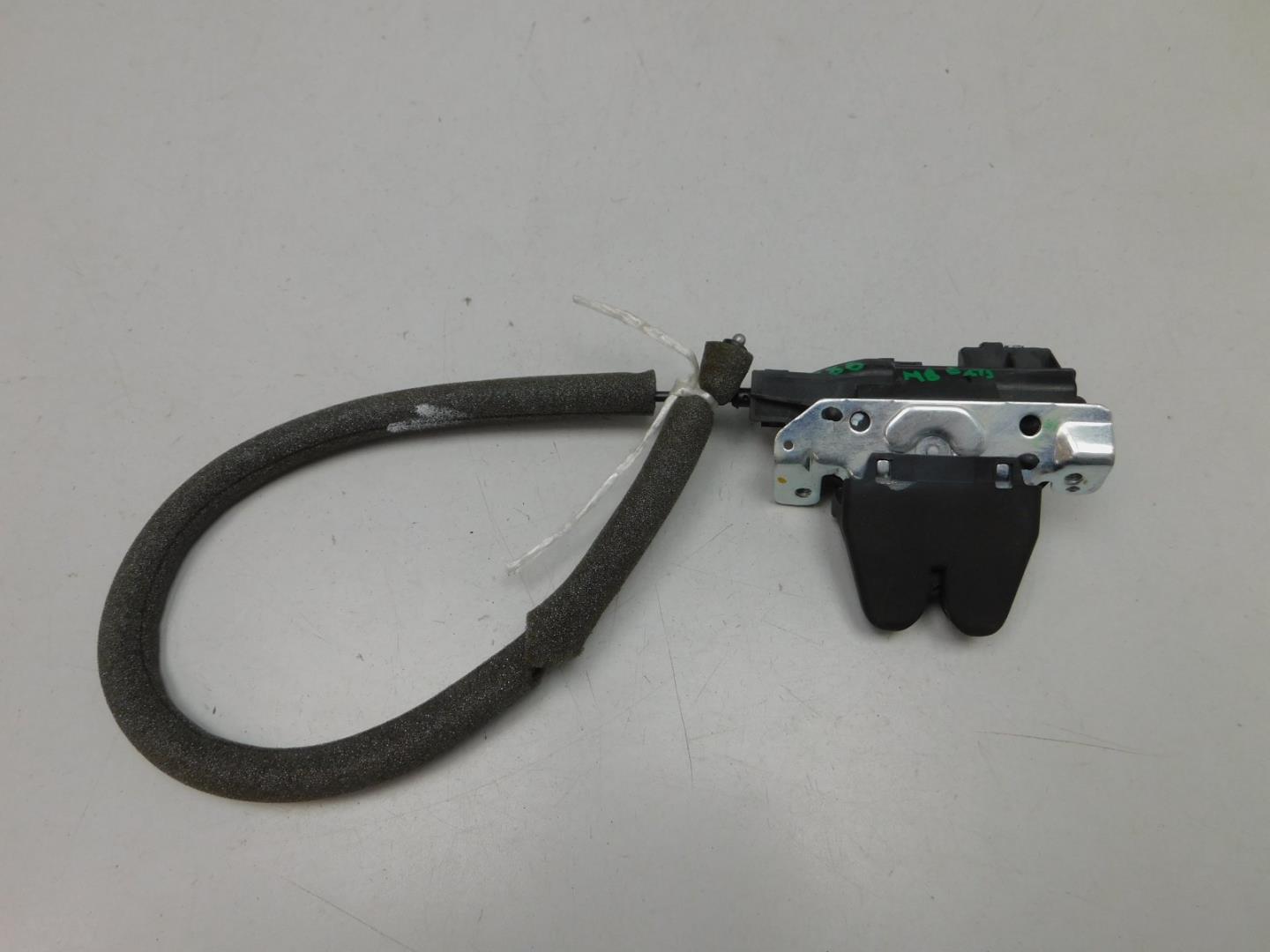 Замок багажника