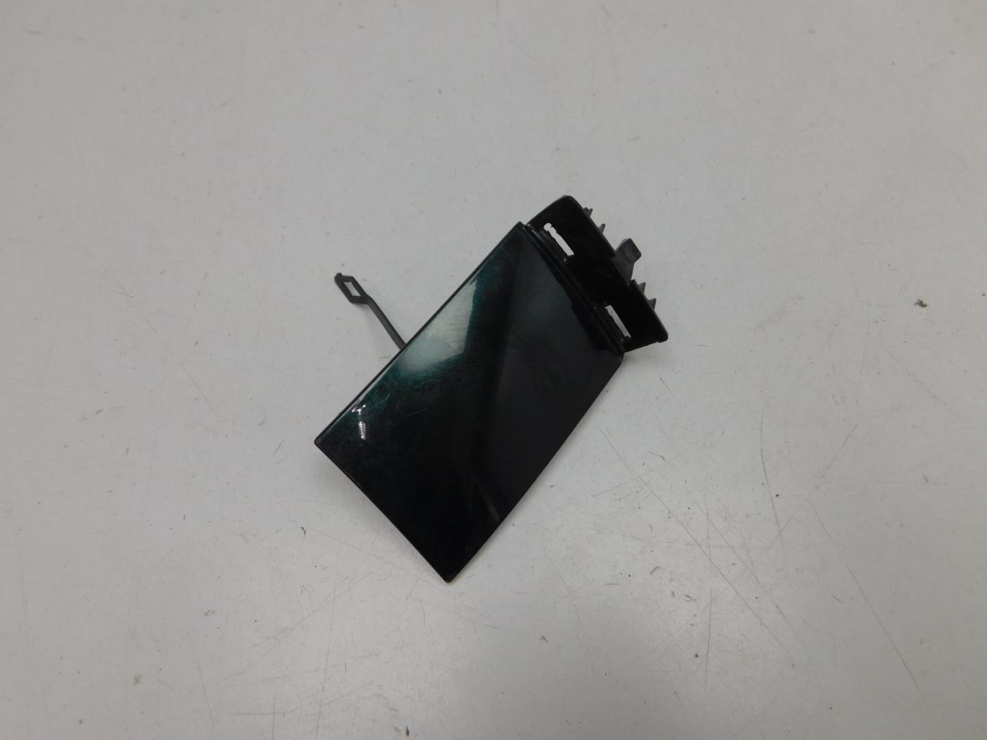 Заглушка буксировочного крюка