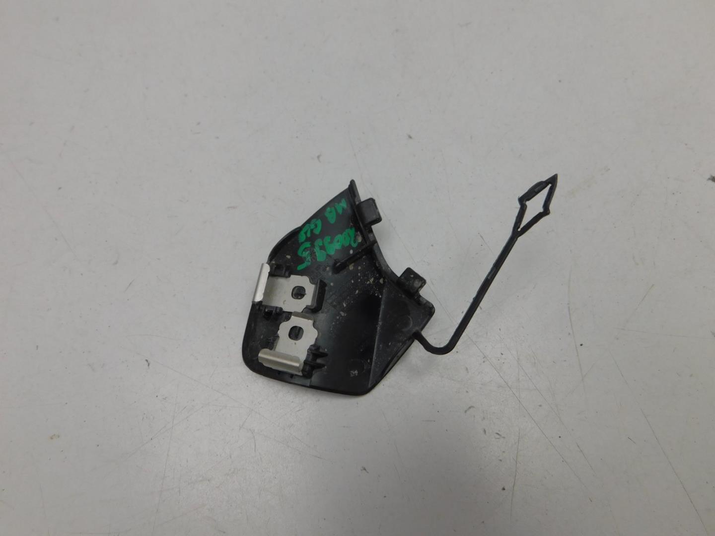 Заглушка буксировочного крюка